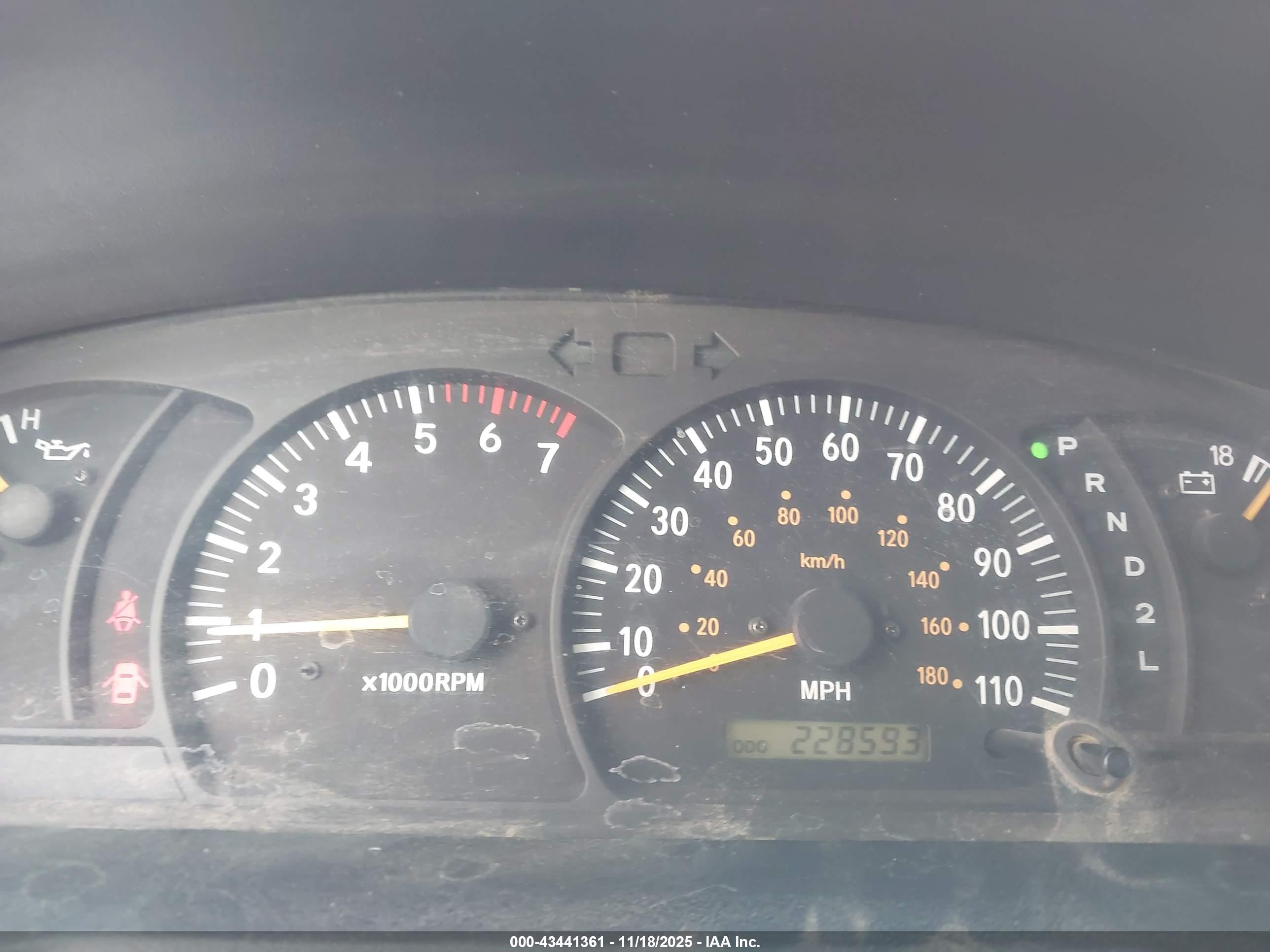 TOYOTA TUNDRA image 7