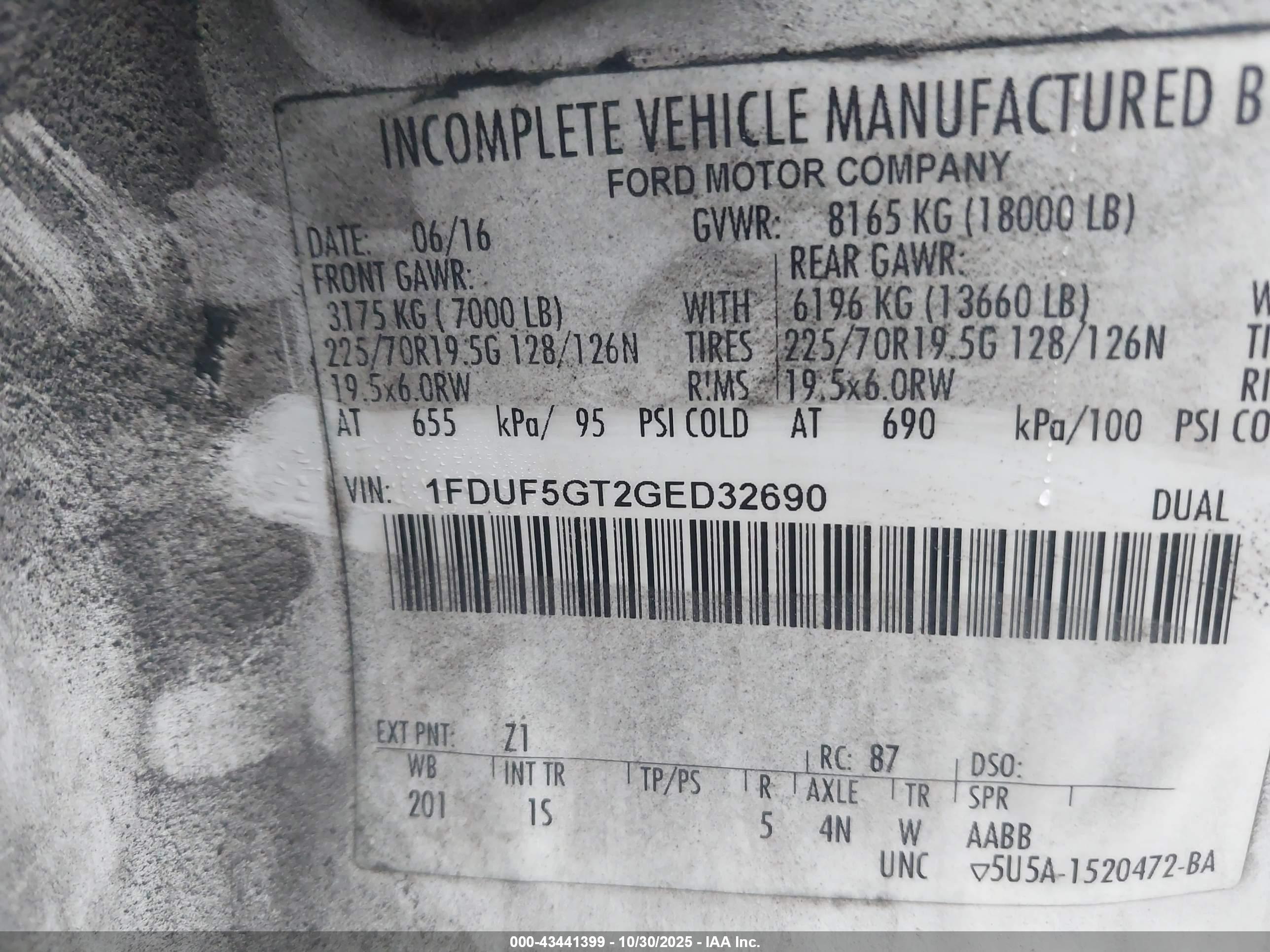 FORD F-550 image 9