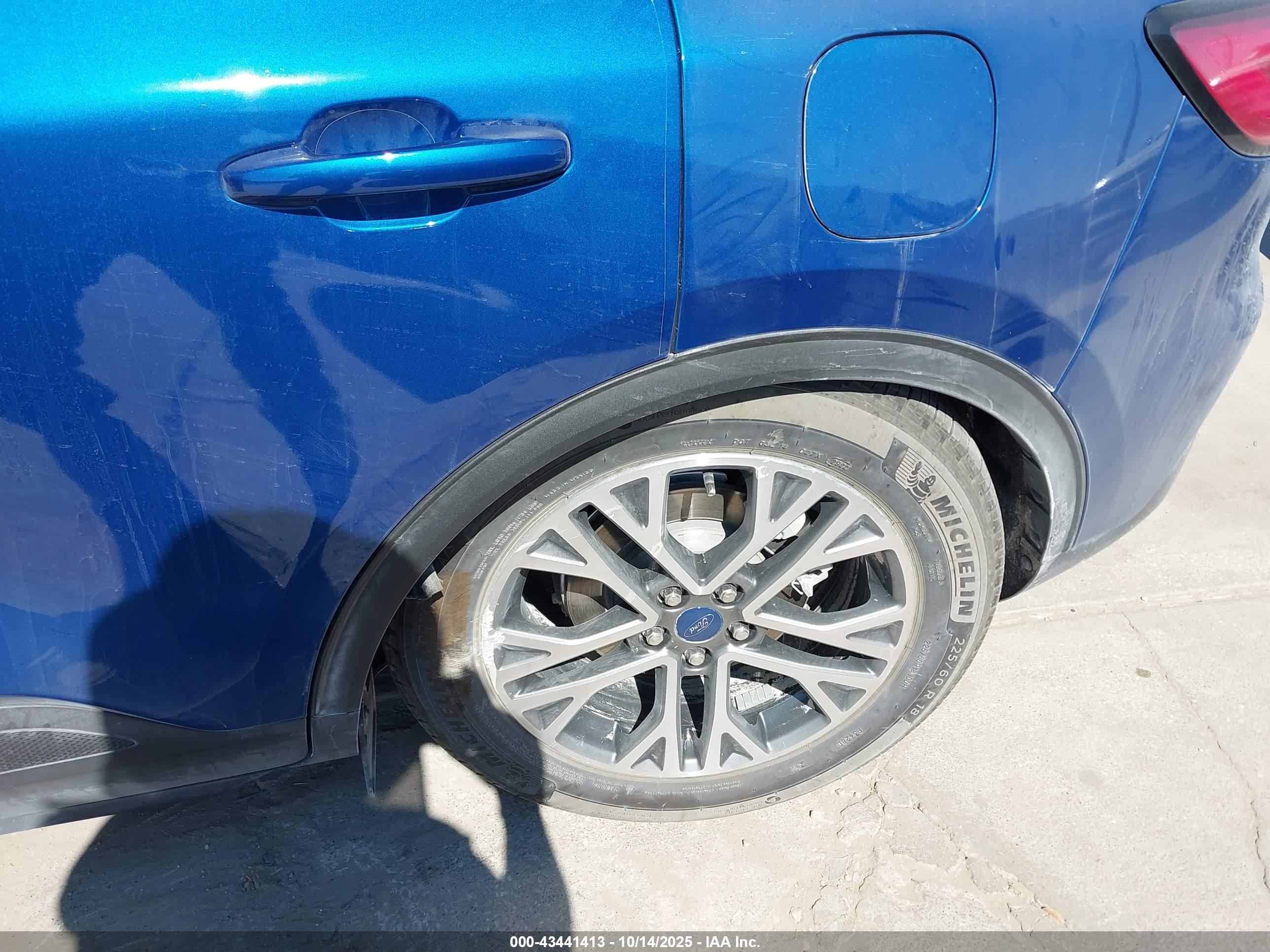 FORD ESCAPE image 6
