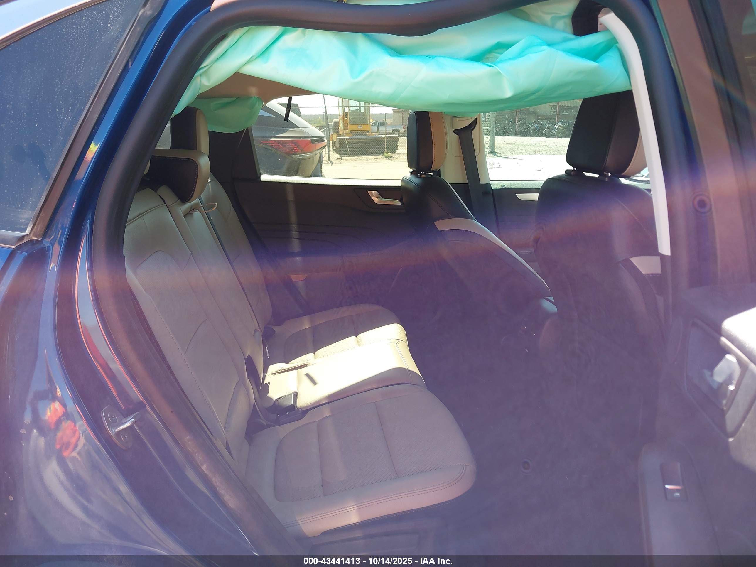 FORD ESCAPE image 8