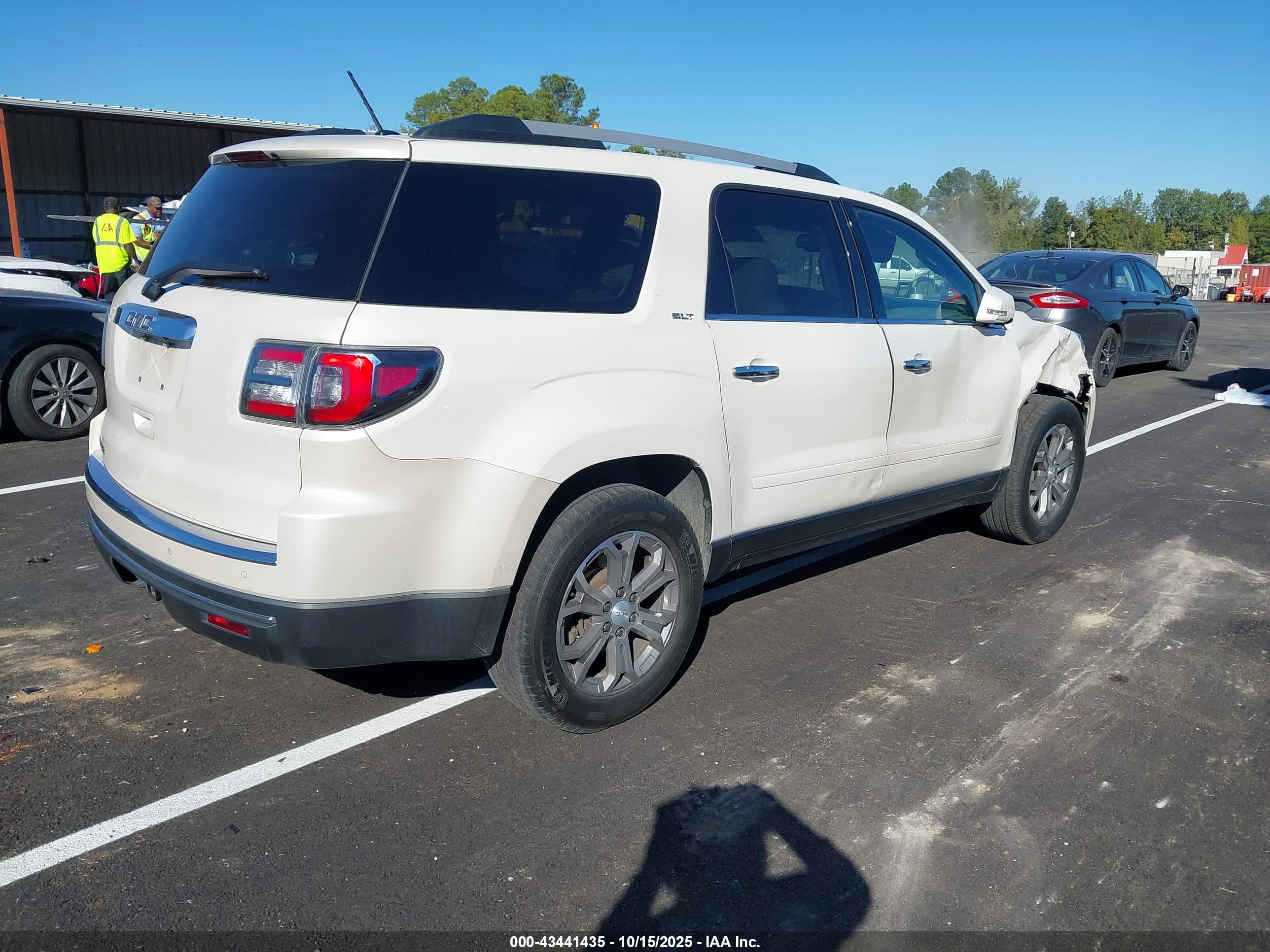 GMC ACADIA image 4
