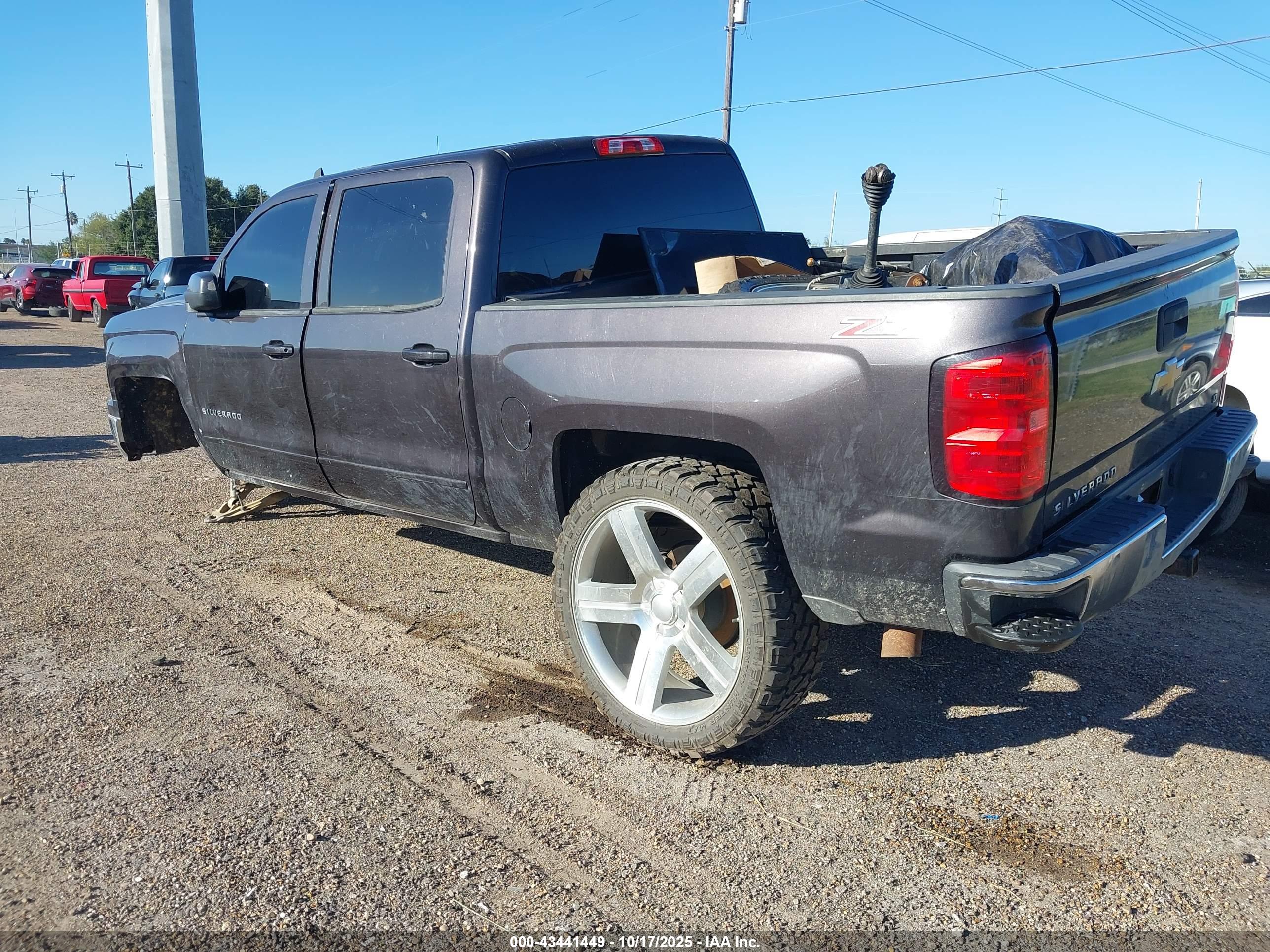 CHEVROLET SILVERADO image 3