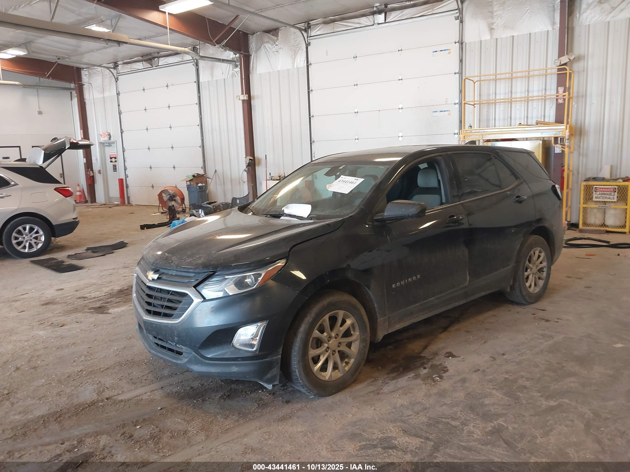 CHEVROLET EQUINOX image 2