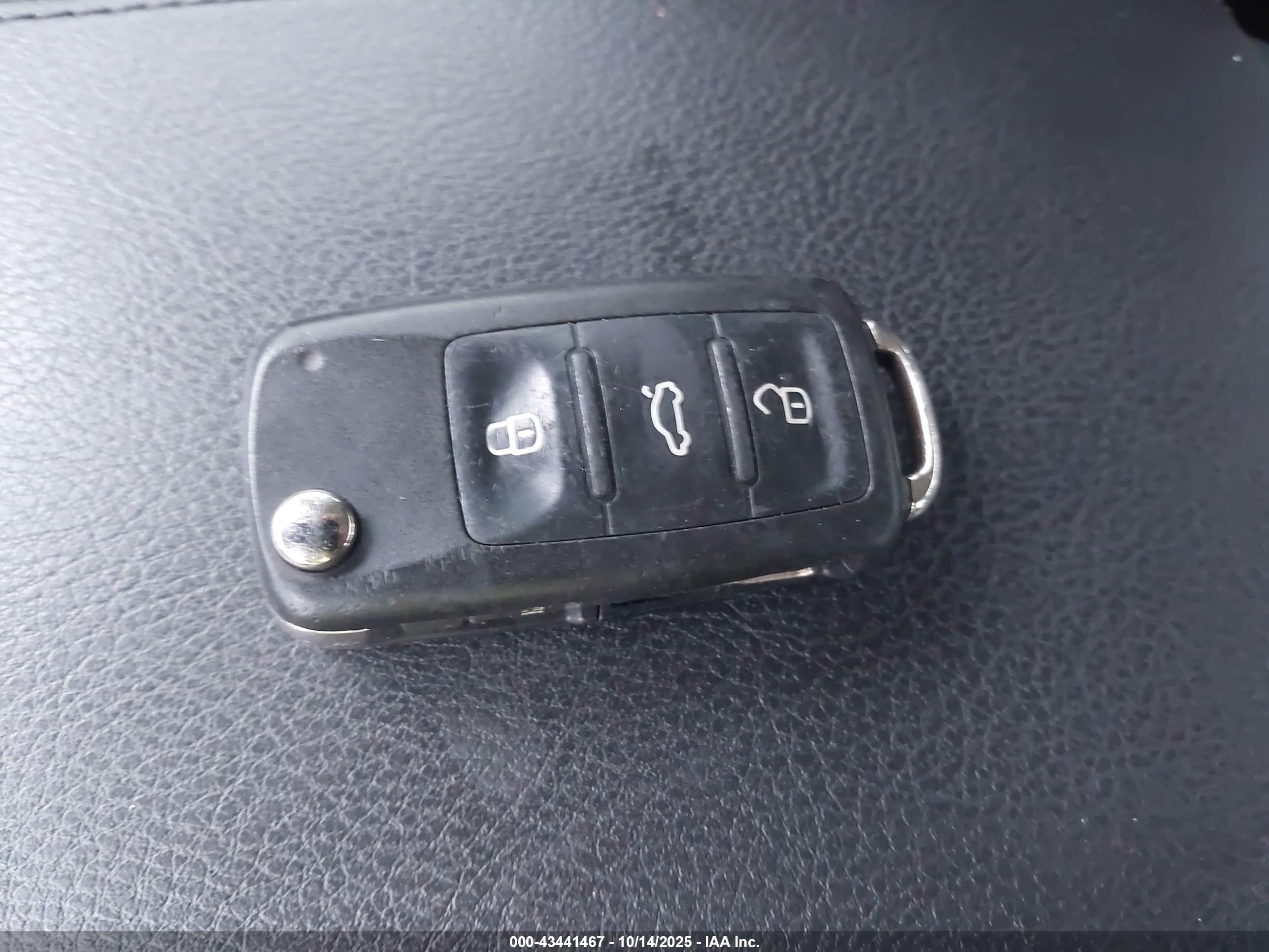 VOLKSWAGEN PASSAT image 11