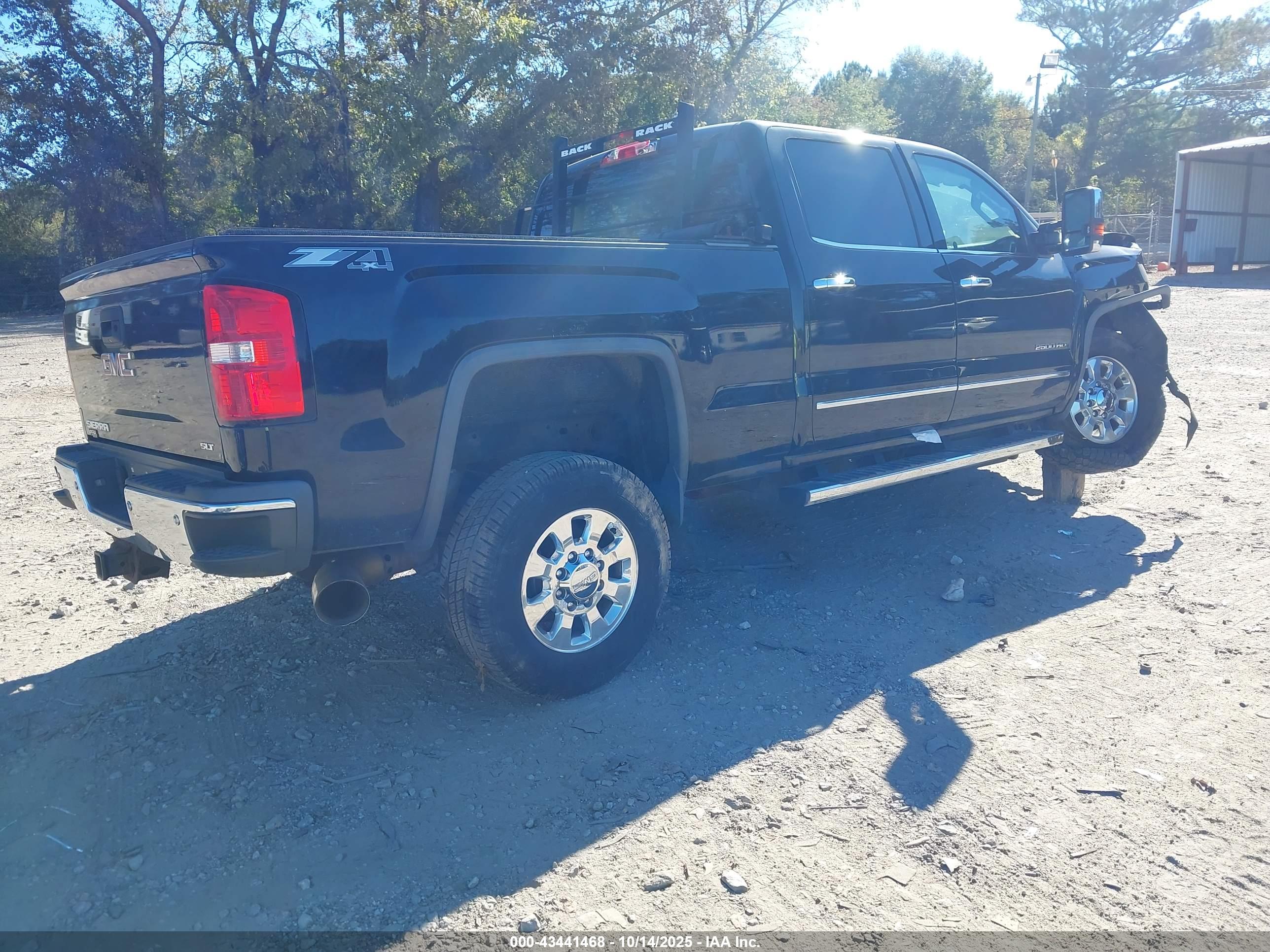 GMC SIERRA image 4
