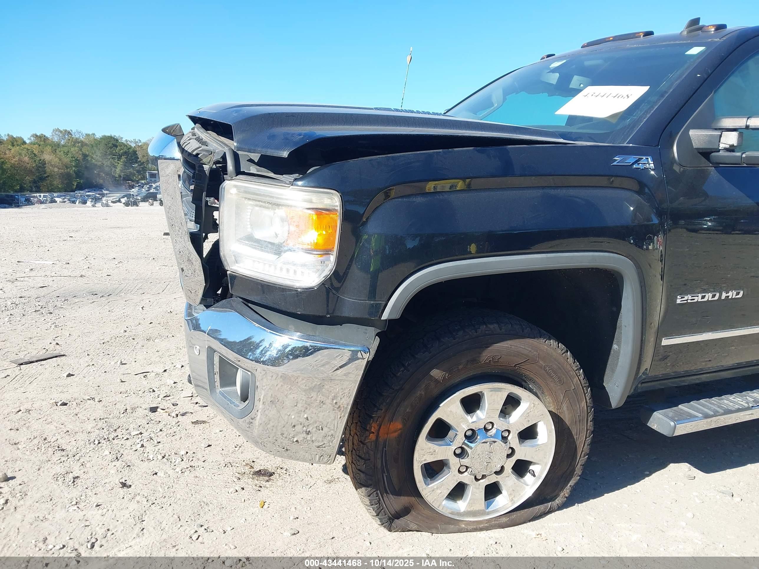 GMC SIERRA image 6