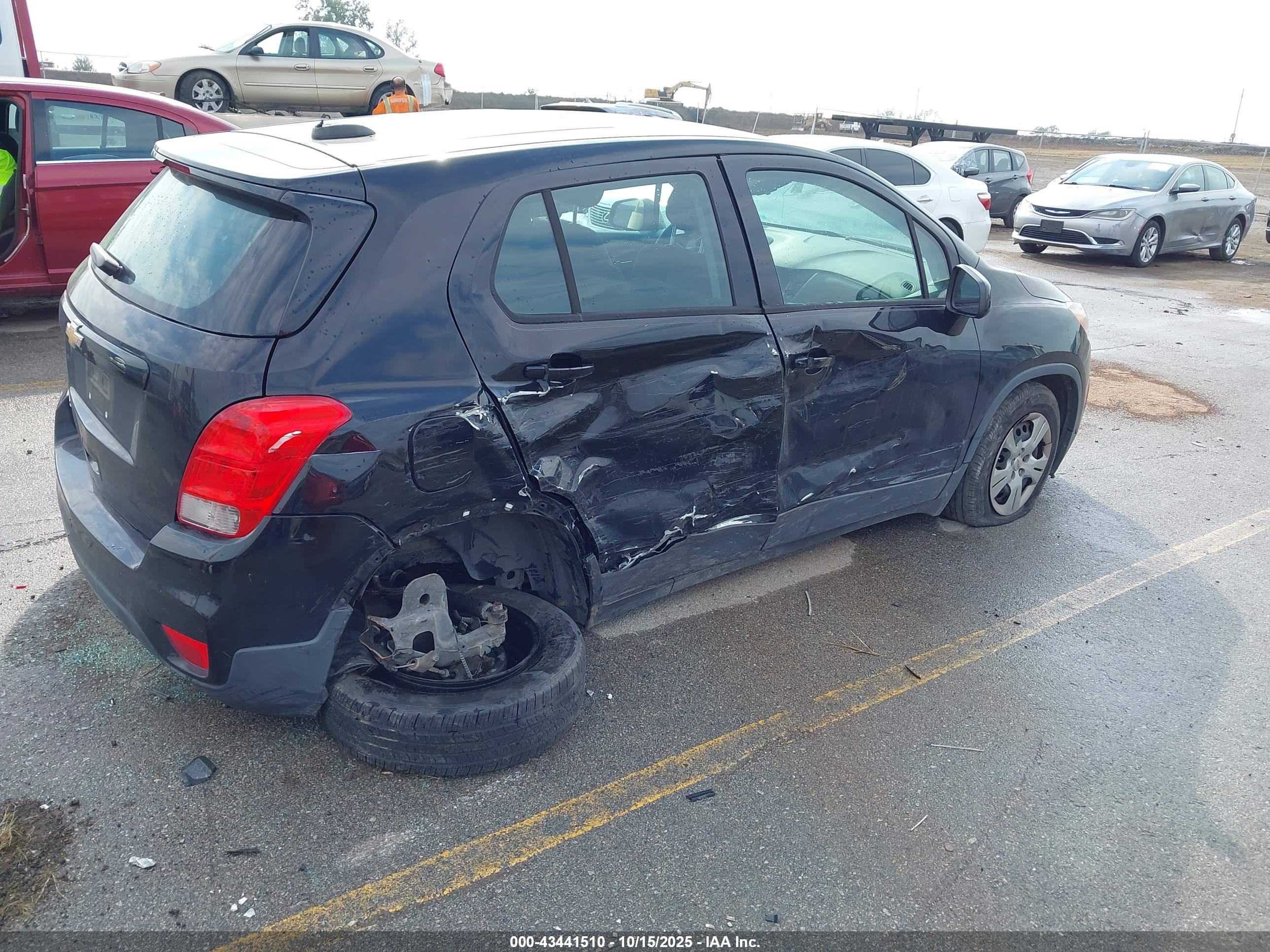 CHEVROLET TRAX image 4