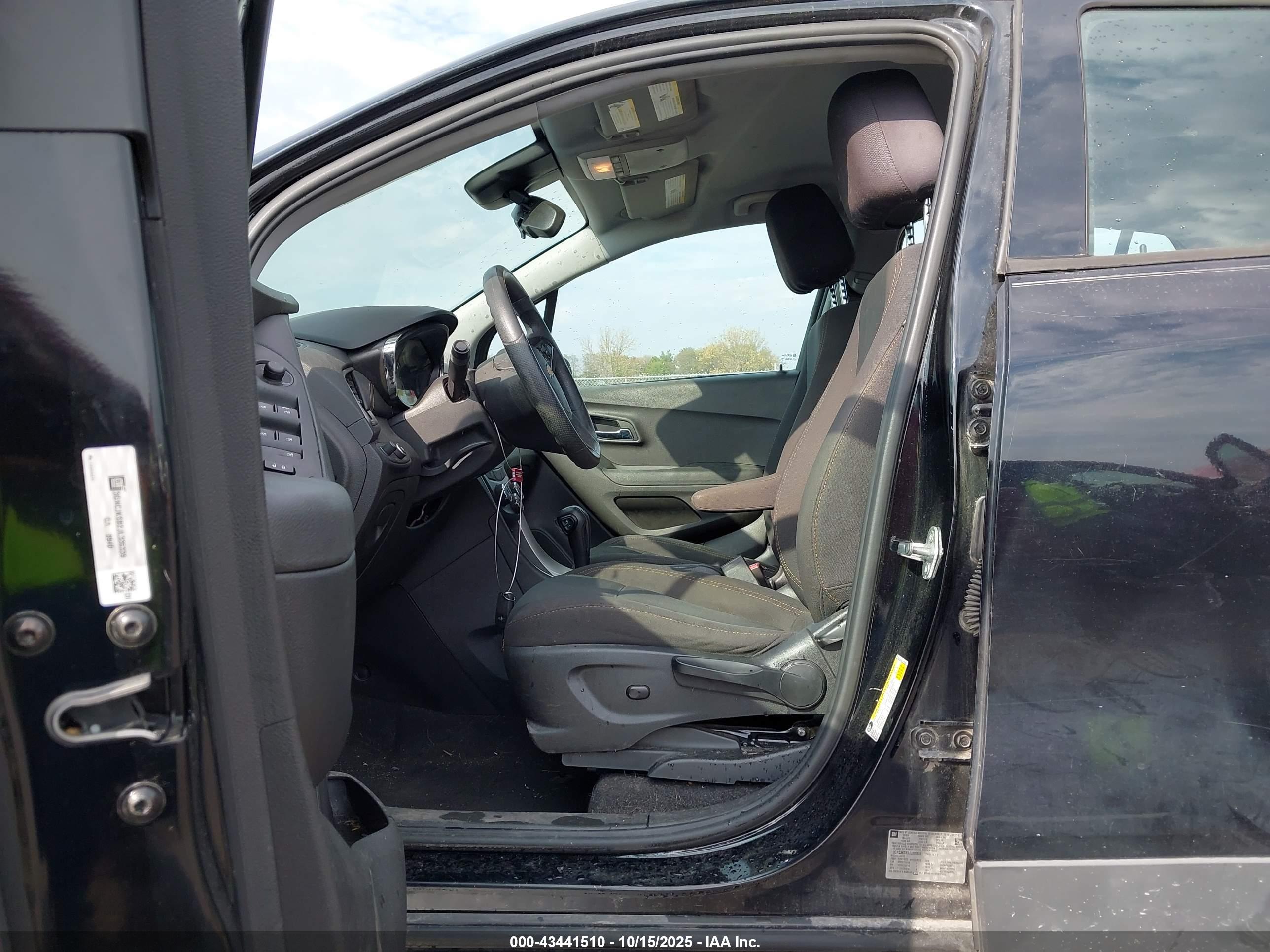 CHEVROLET TRAX image 5