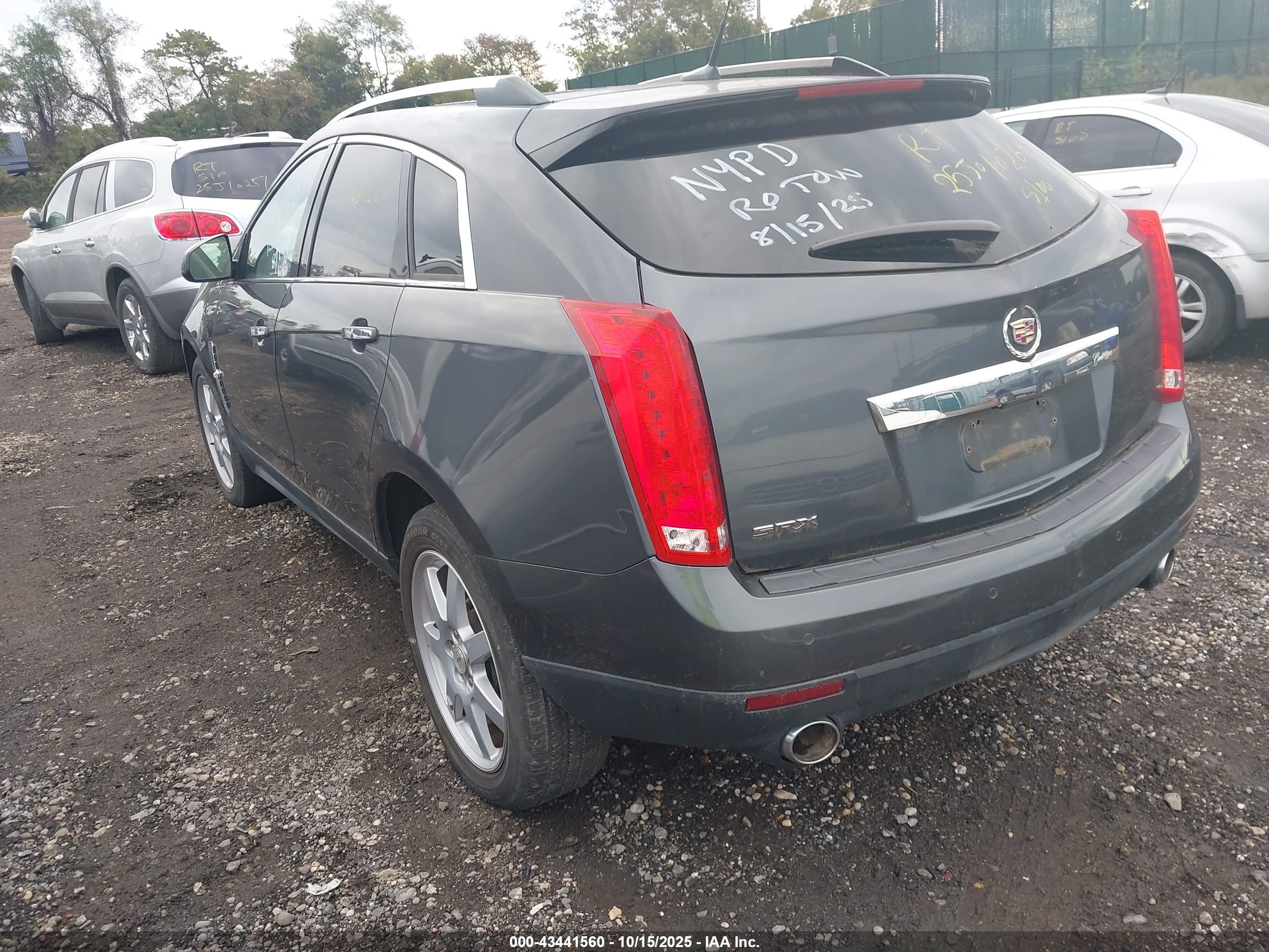 CADILLAC SRX image 3