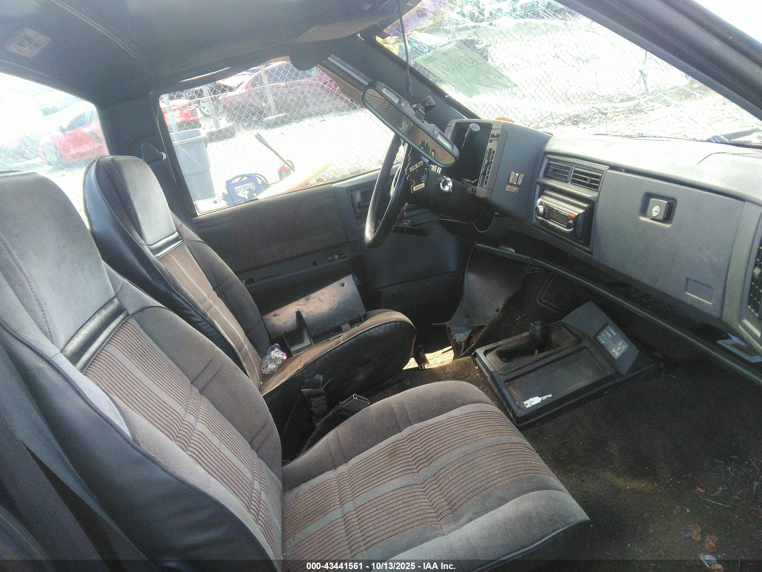 CHEVROLET S image 5