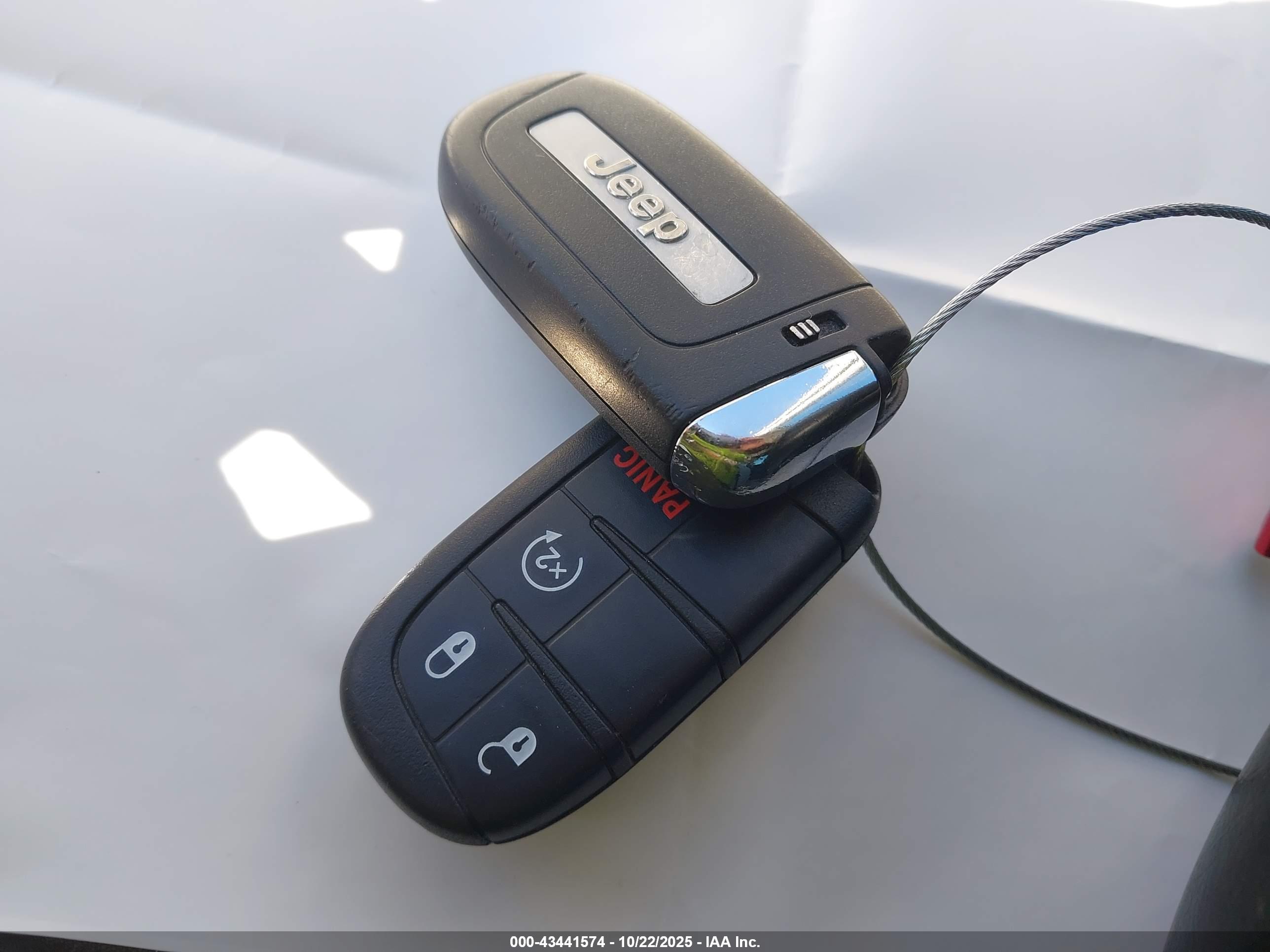 JEEP RENEGADE image 11