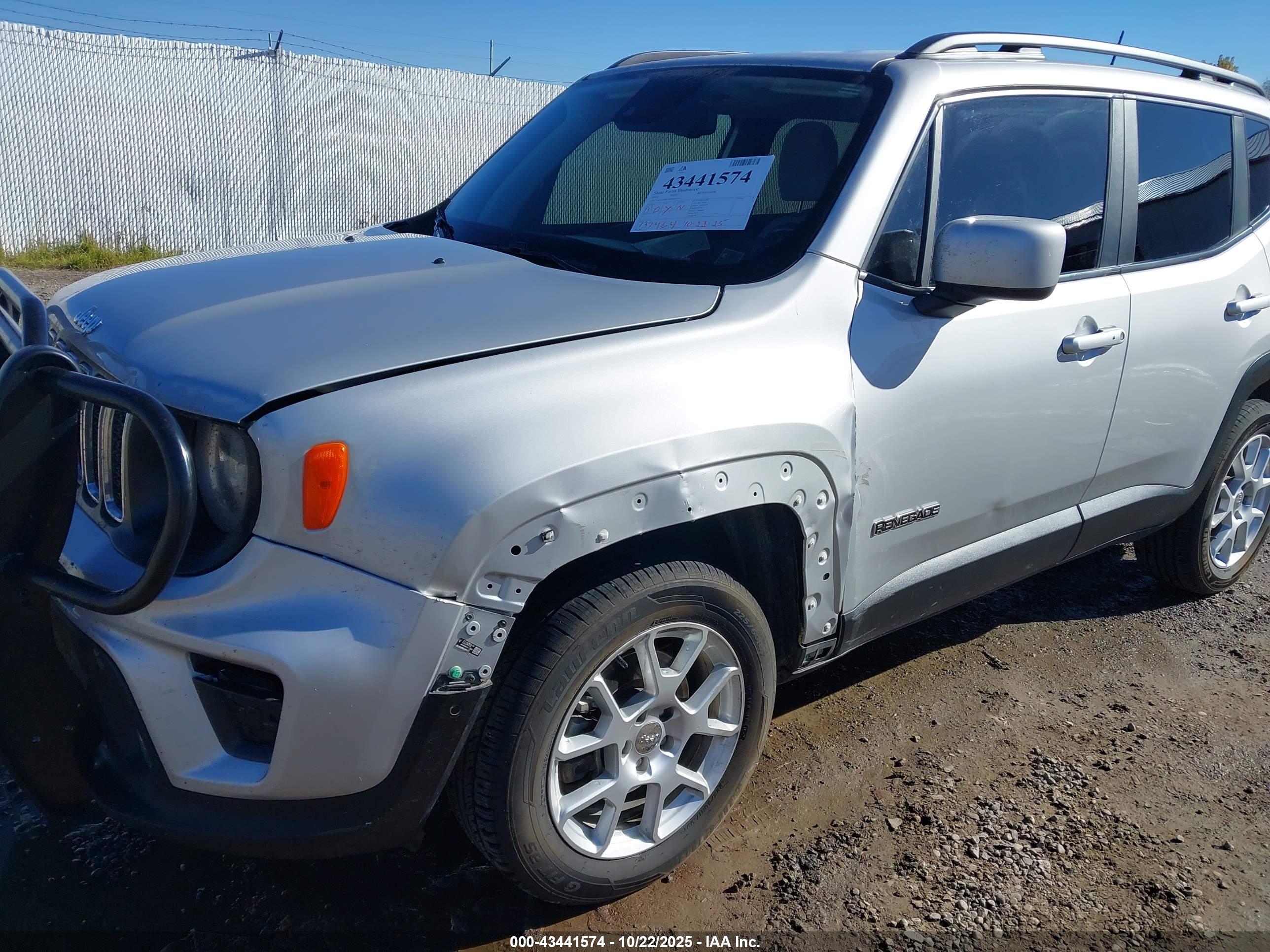 JEEP RENEGADE image 6