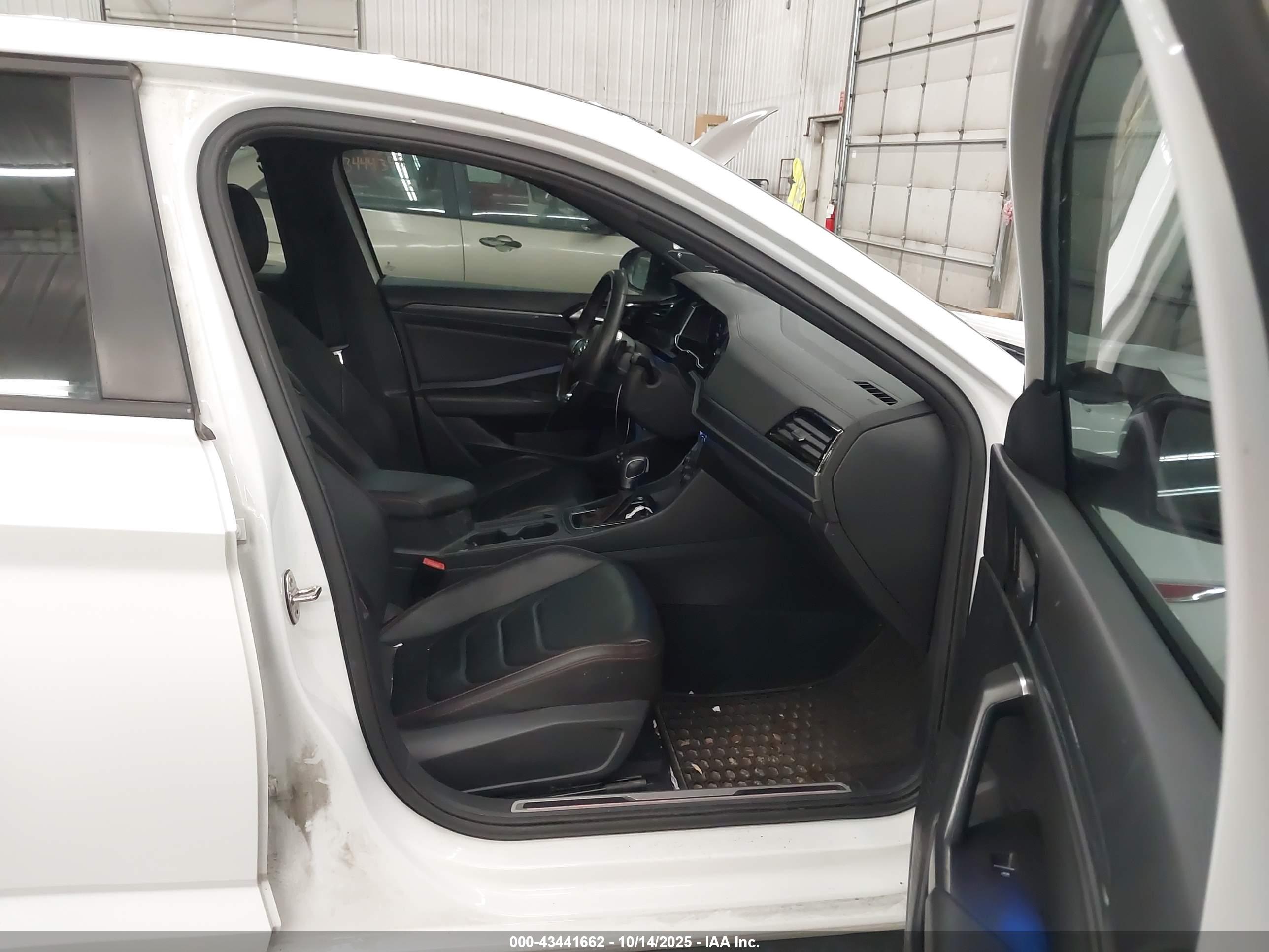 VOLKSWAGEN JETTA image 5