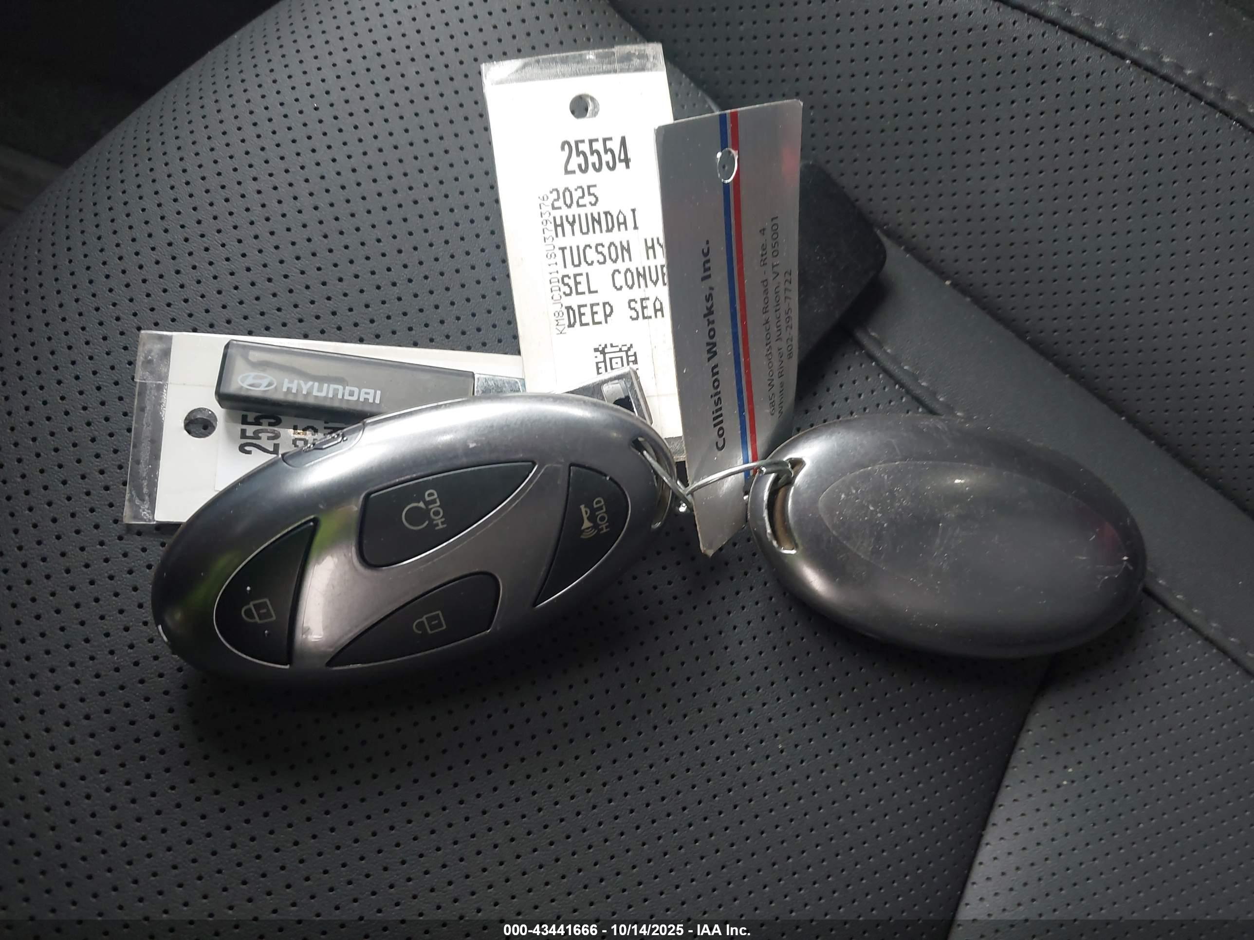 HYUNDAI TUCSON image 11