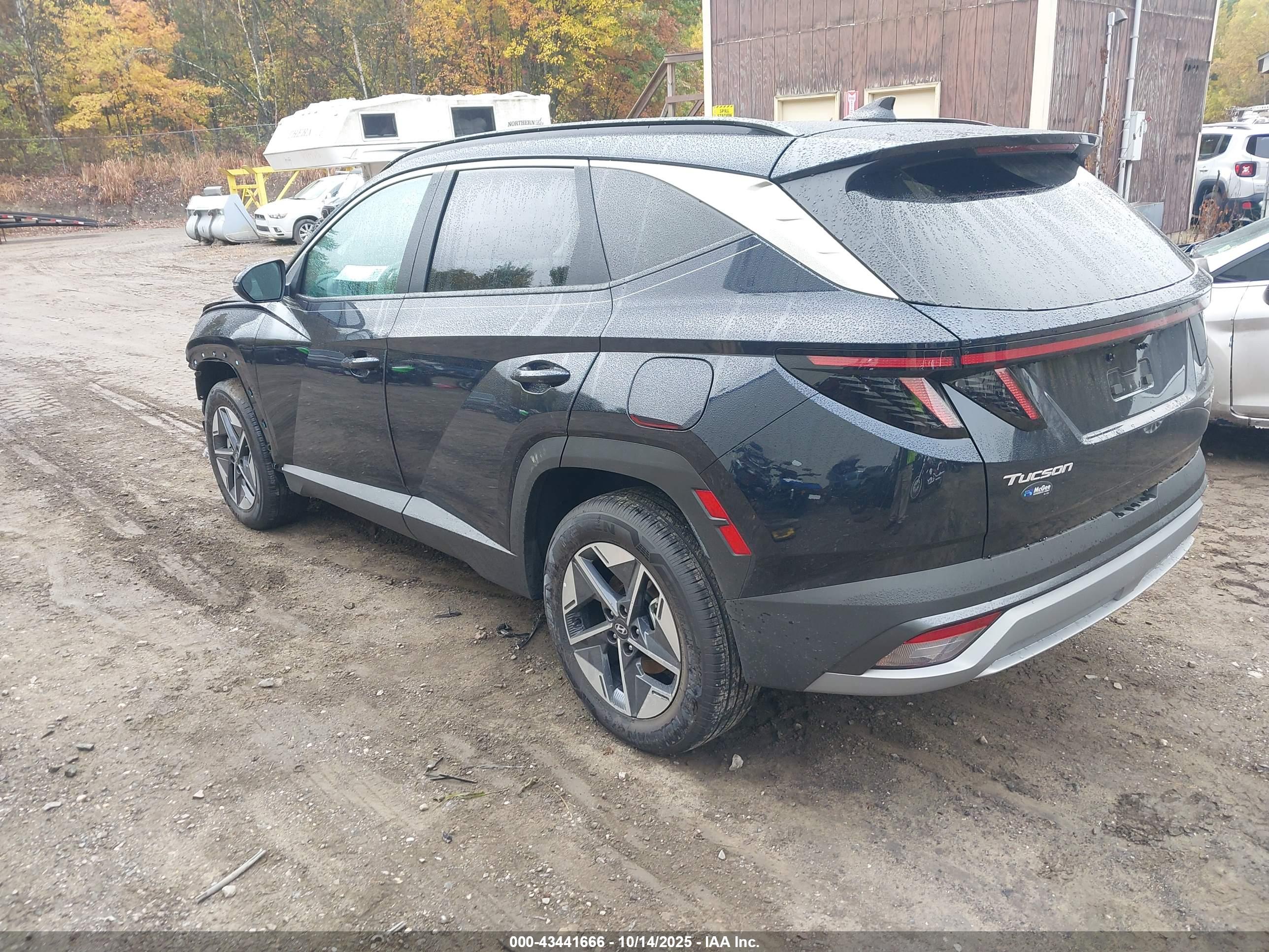 HYUNDAI TUCSON image 3
