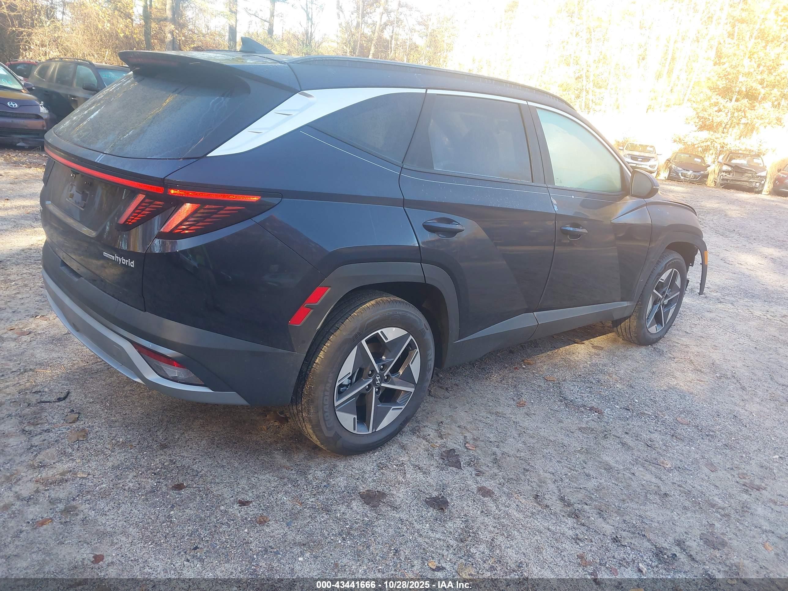 HYUNDAI TUCSON image 4