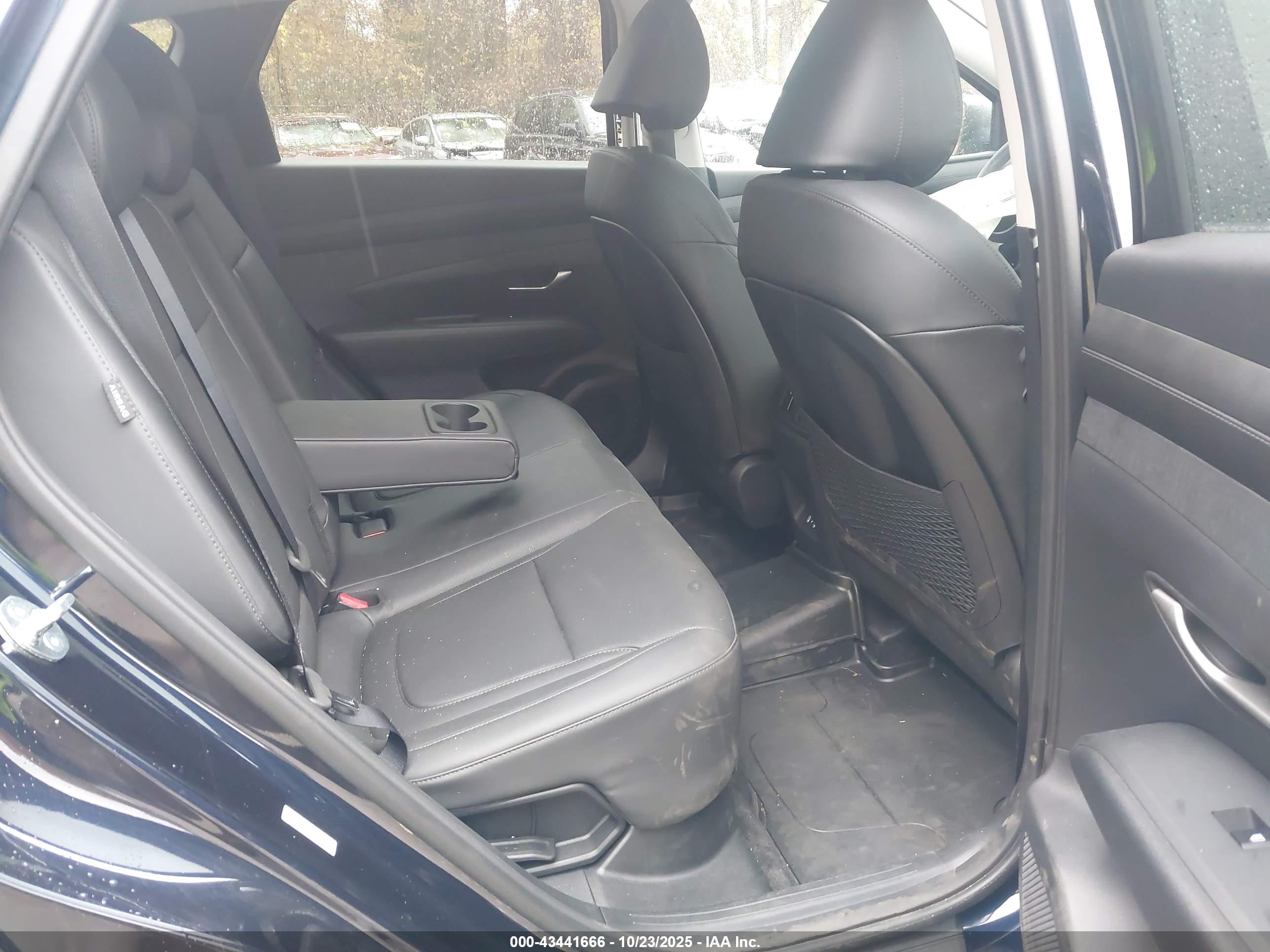 HYUNDAI TUCSON image 8
