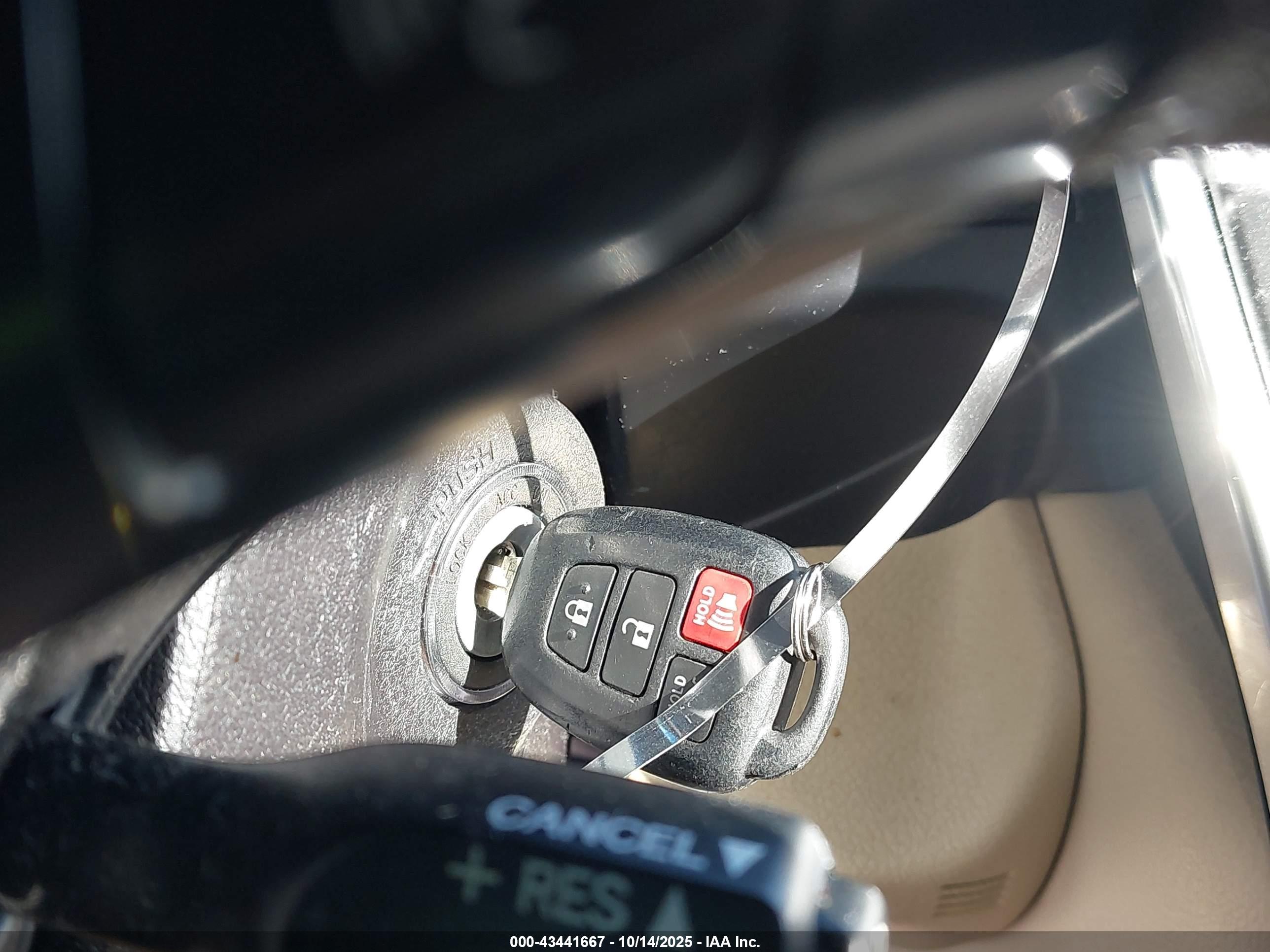 TOYOTA CAMRY image 11