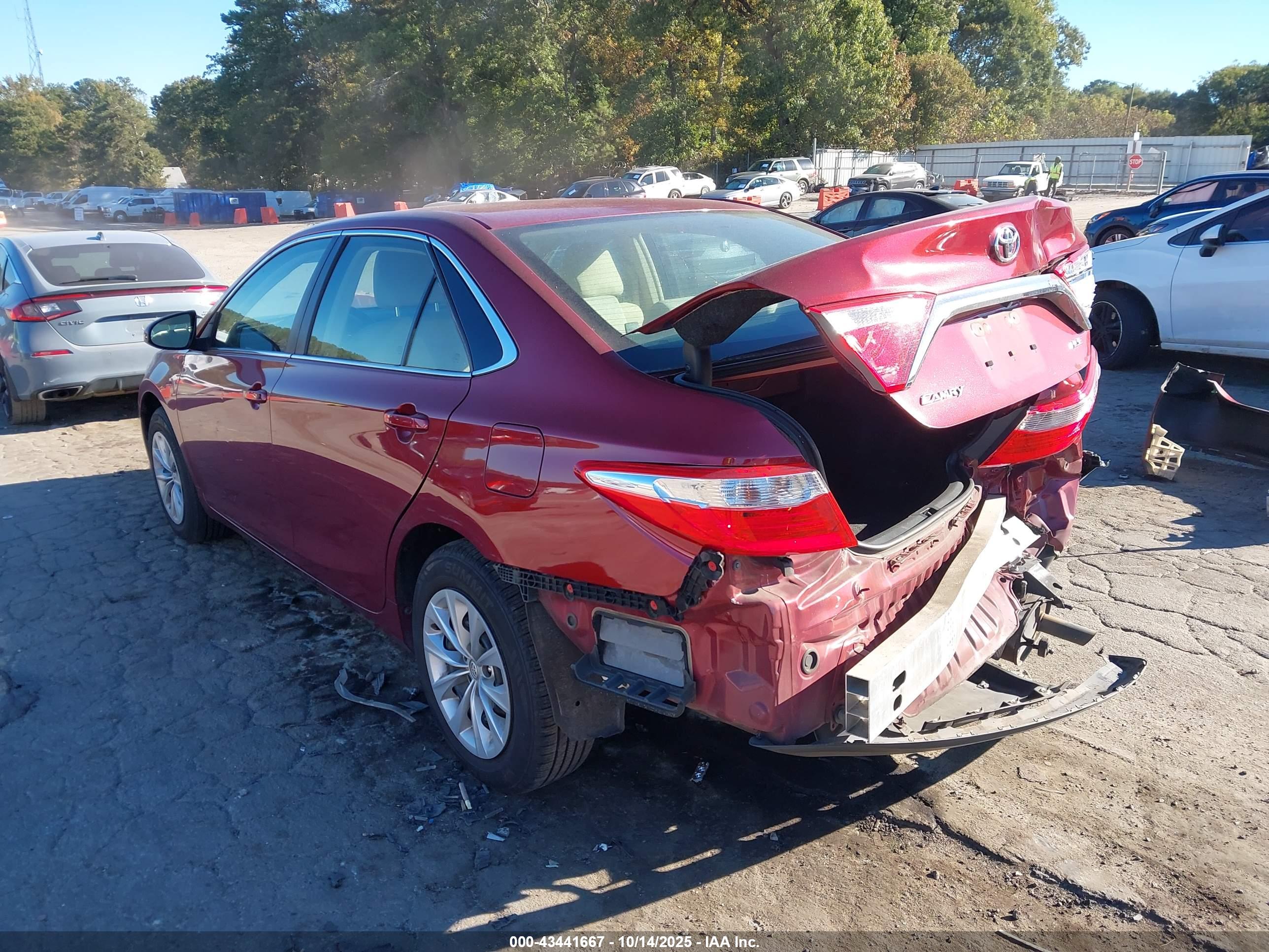 TOYOTA CAMRY image 3