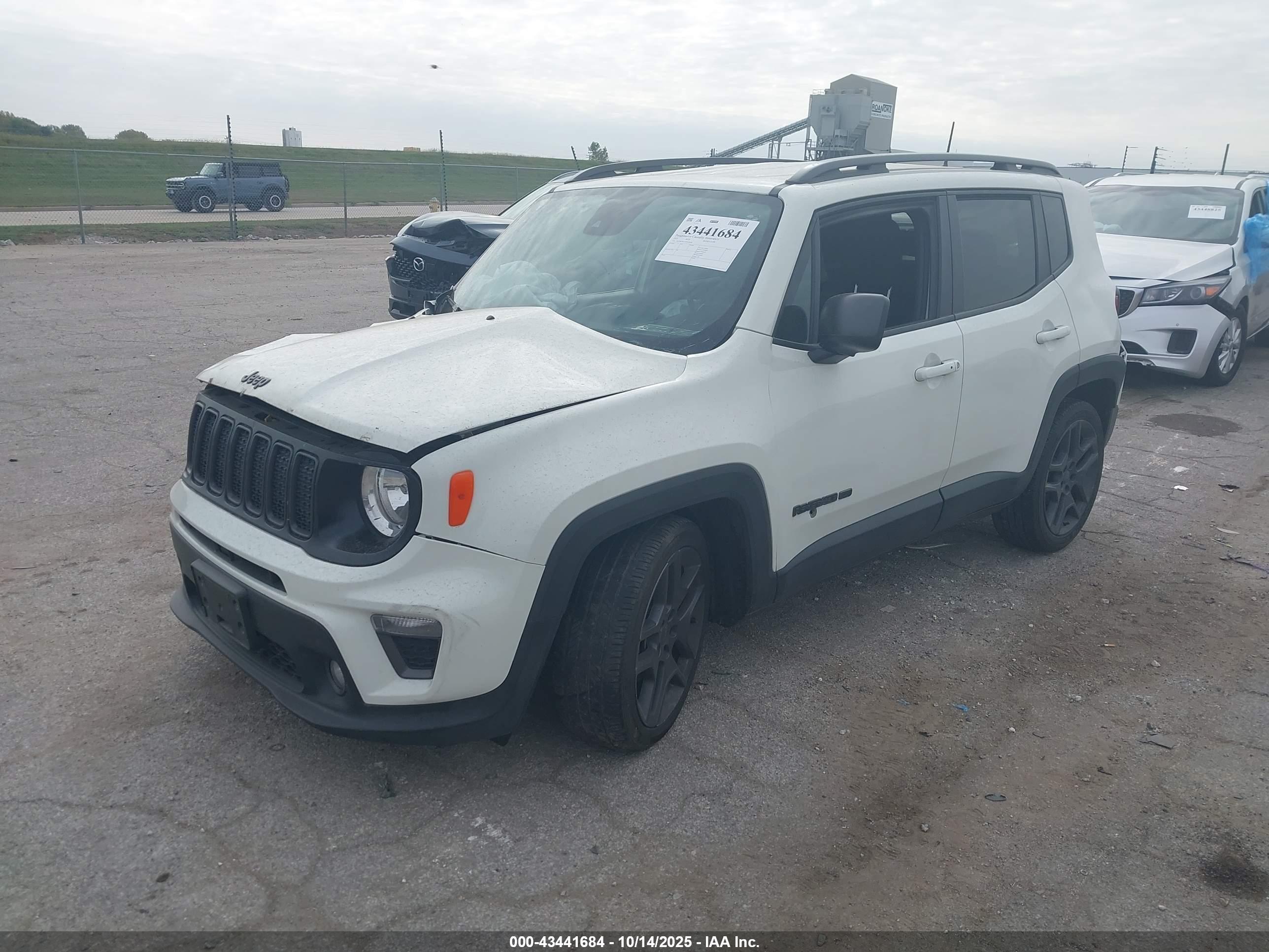 JEEP RENEGADE image 2