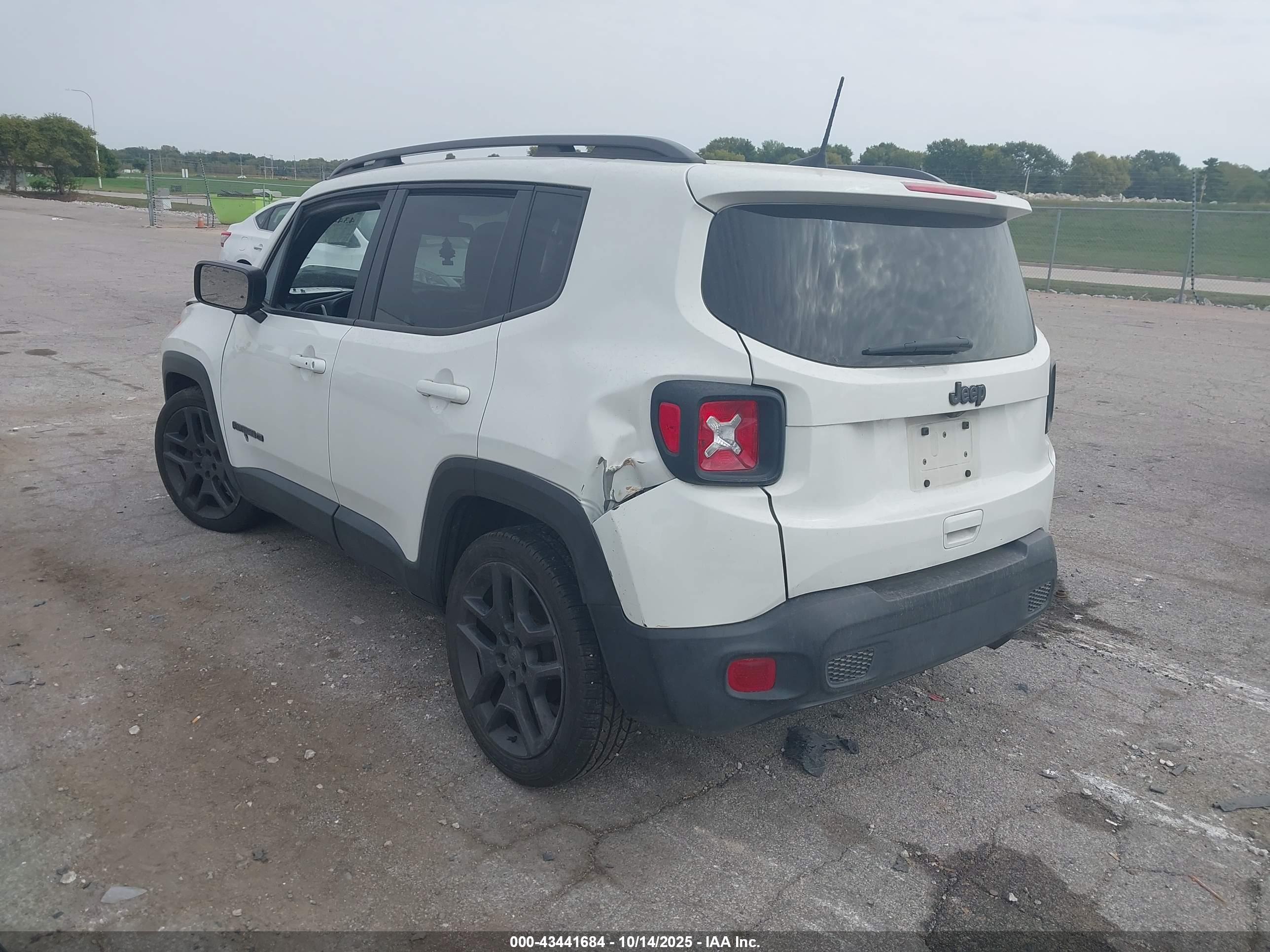 JEEP RENEGADE image 3