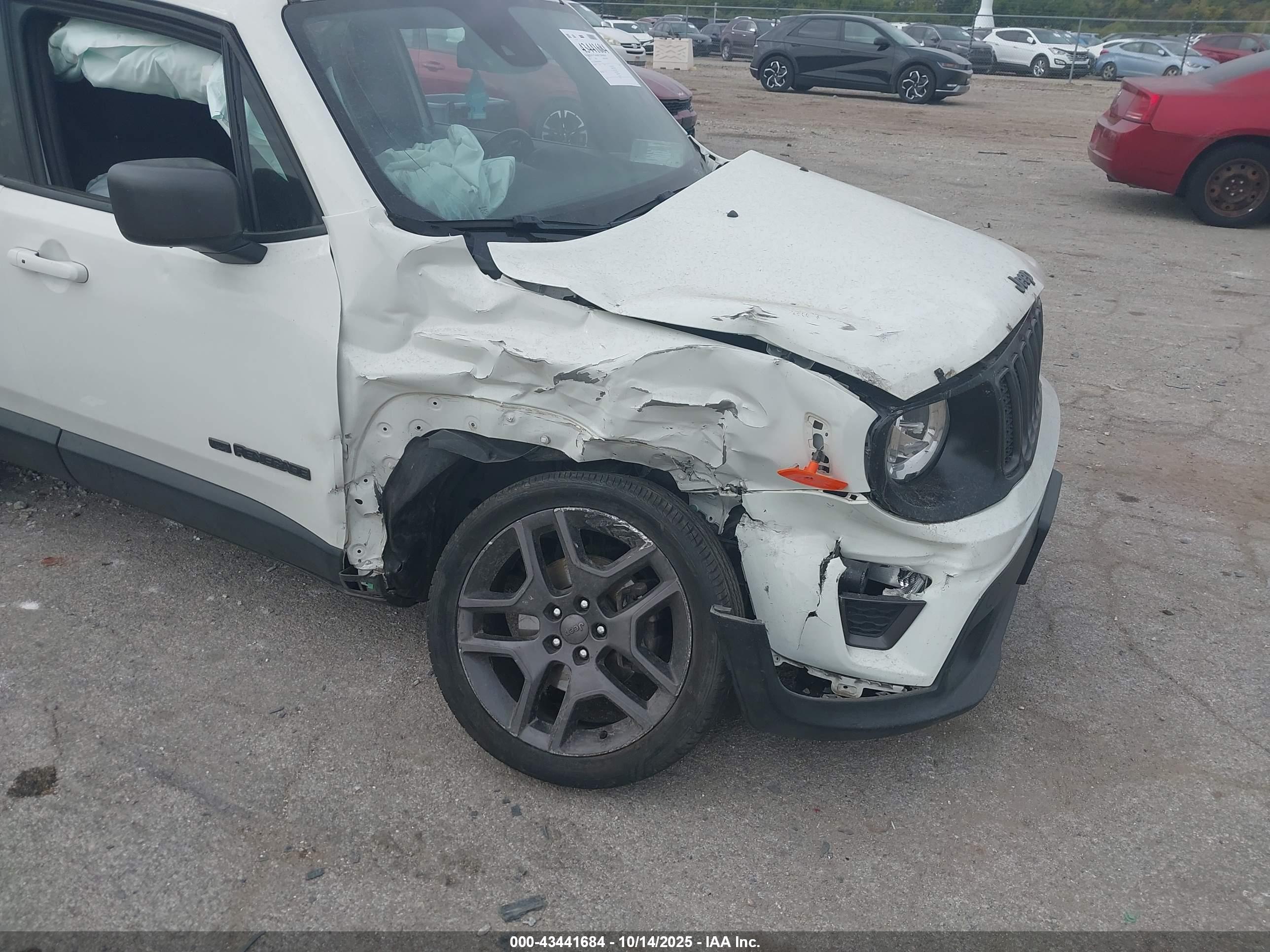 JEEP RENEGADE image 6