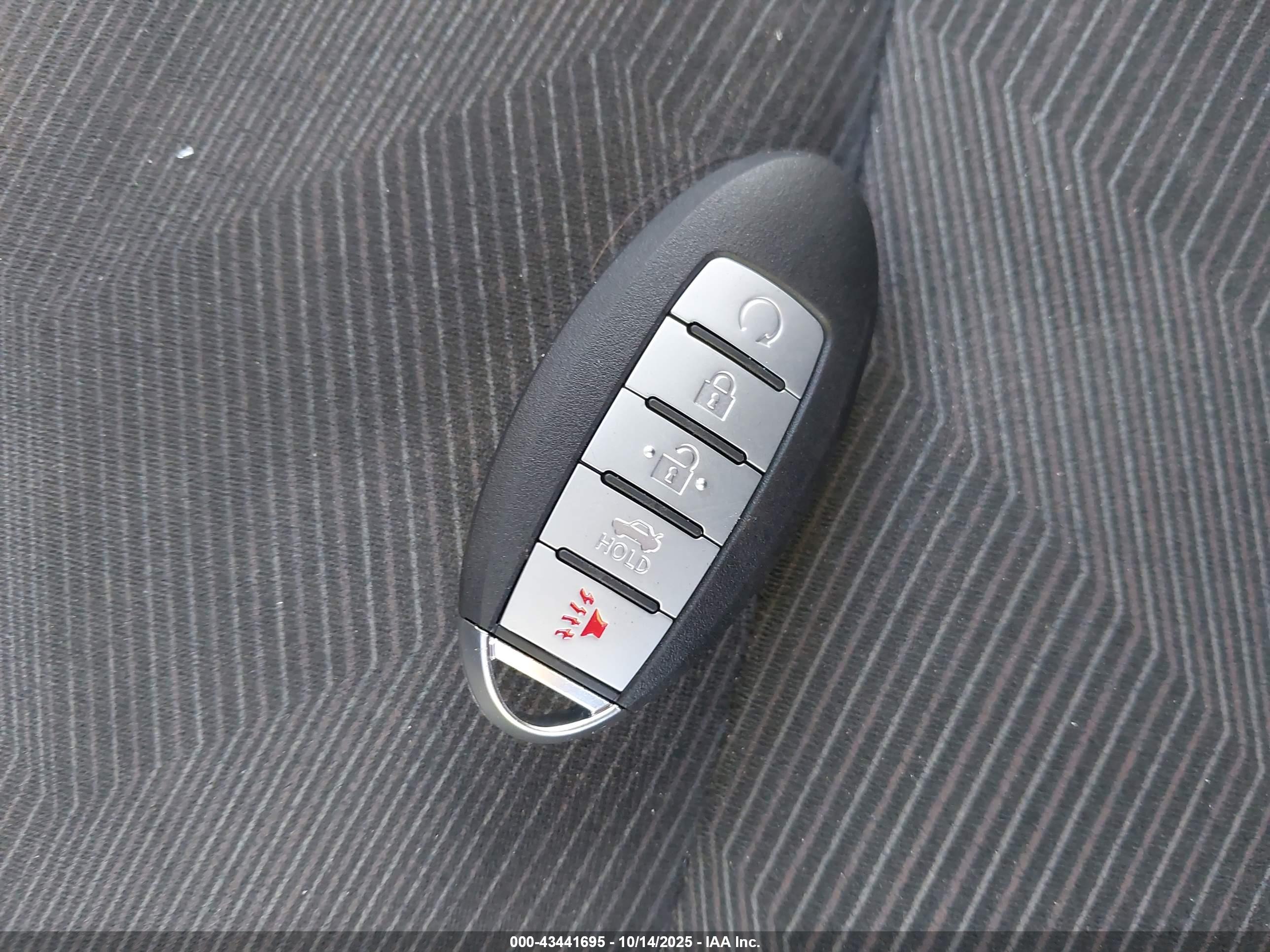 NISSAN ROGUE image 11