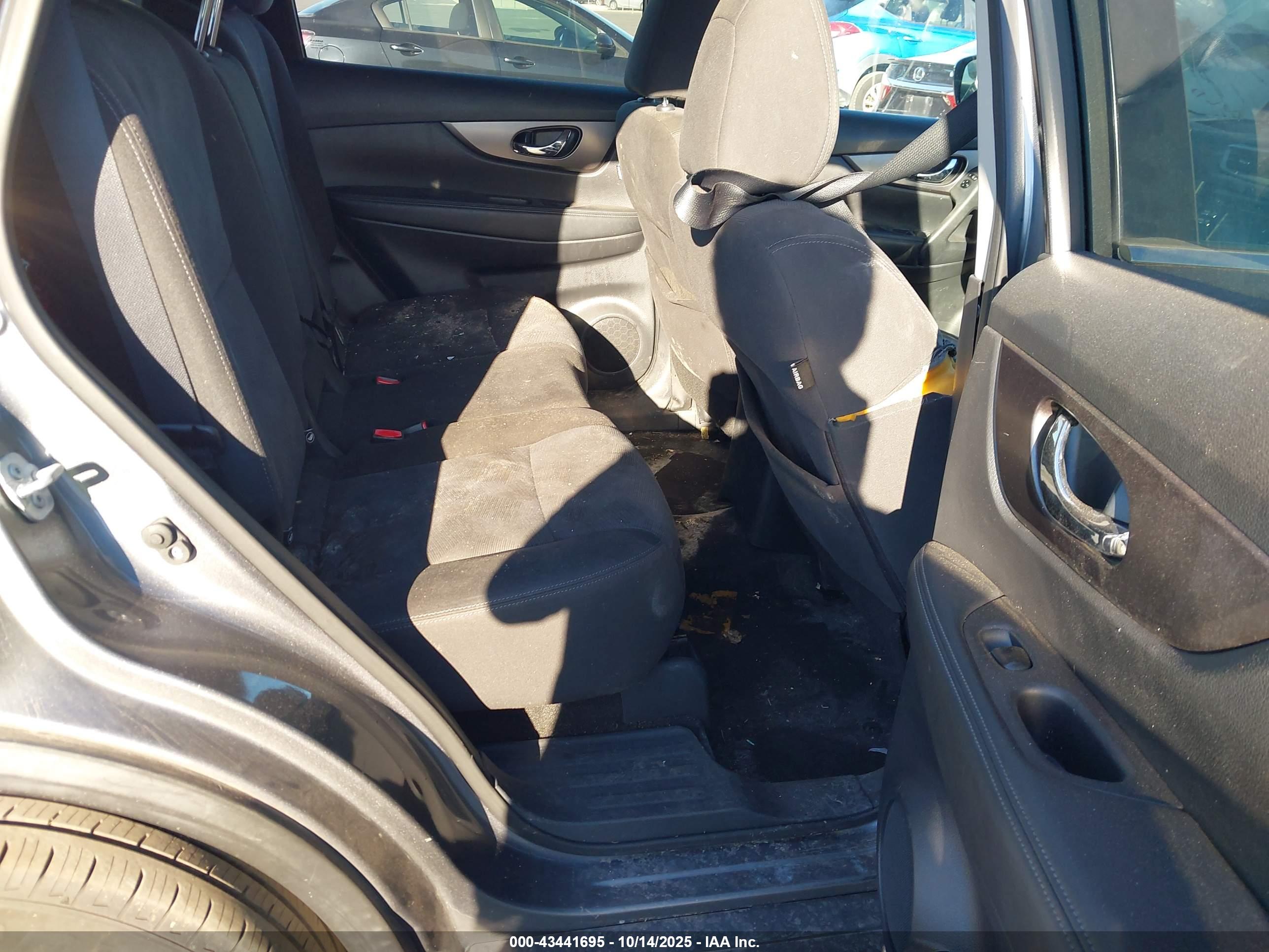 NISSAN ROGUE image 8