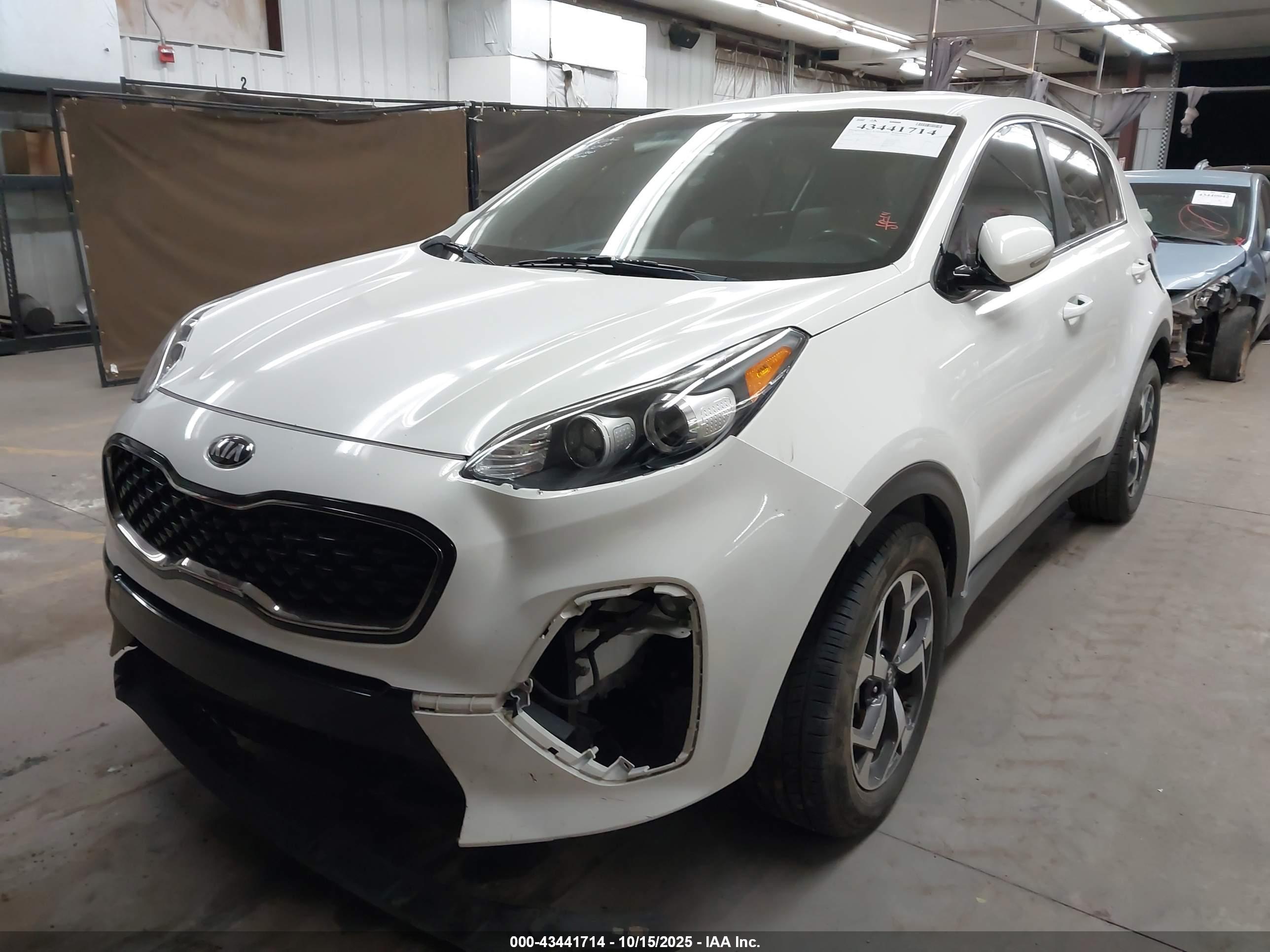 KIA SPORTAGE image 2