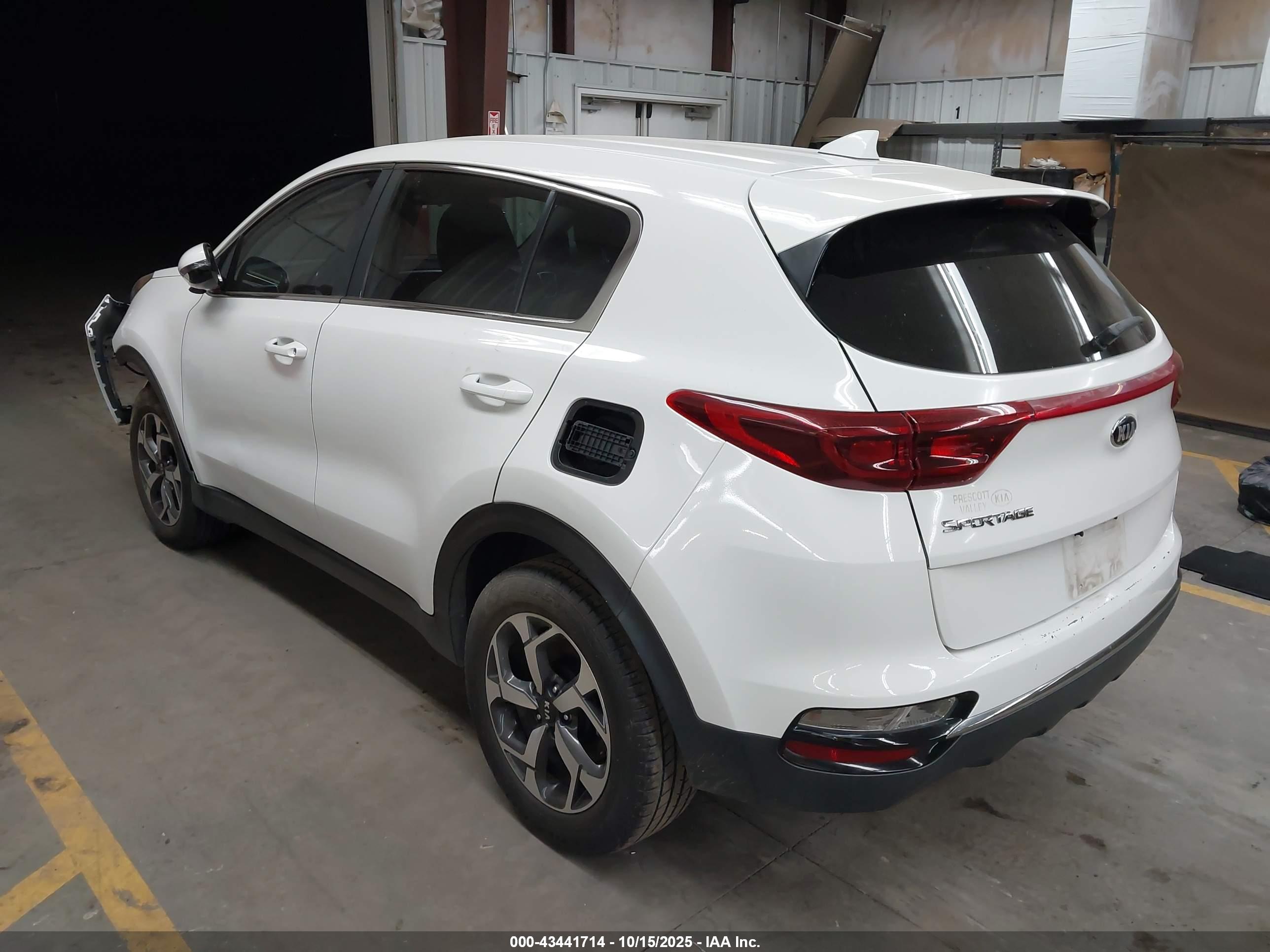 KIA SPORTAGE image 3