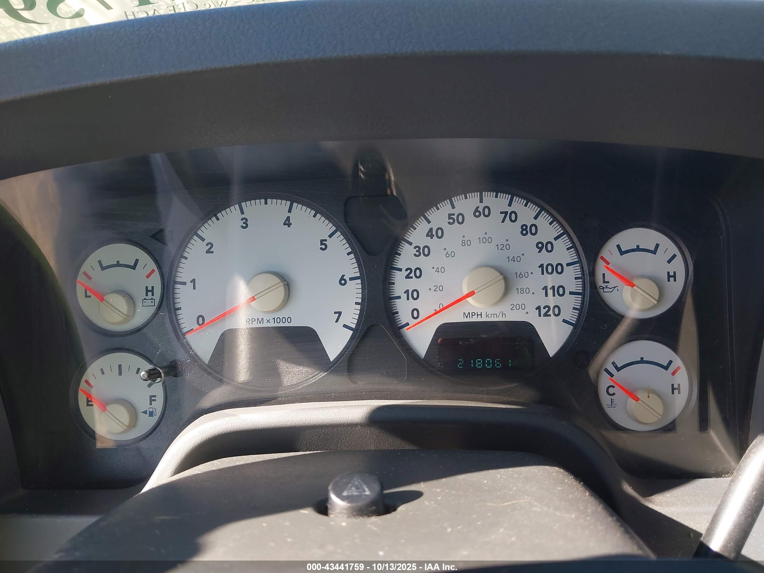 DODGE RAM image 7