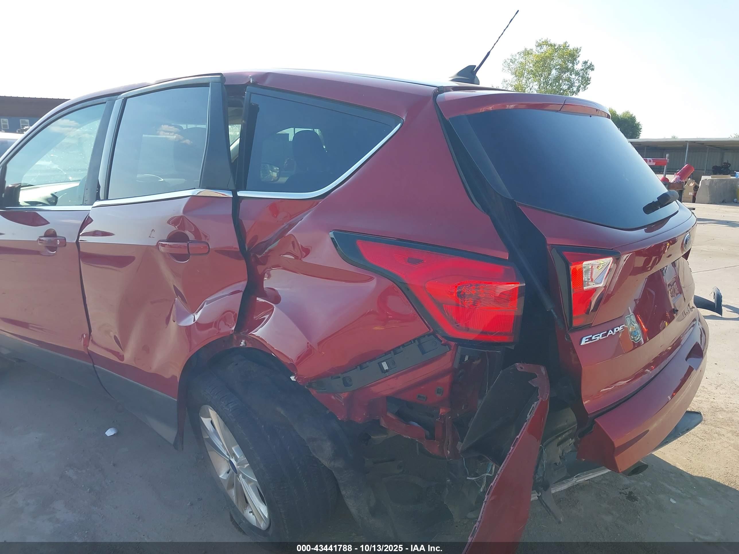 FORD ESCAPE image 6