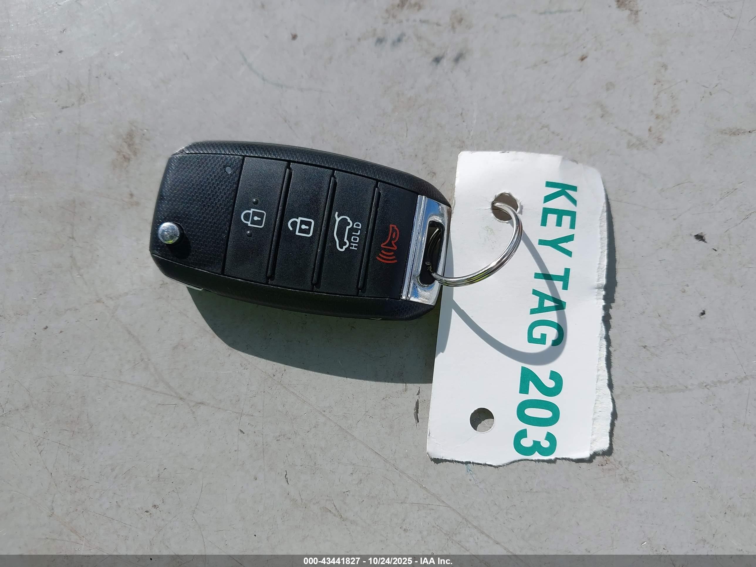 KIA SPORTAGE image 11