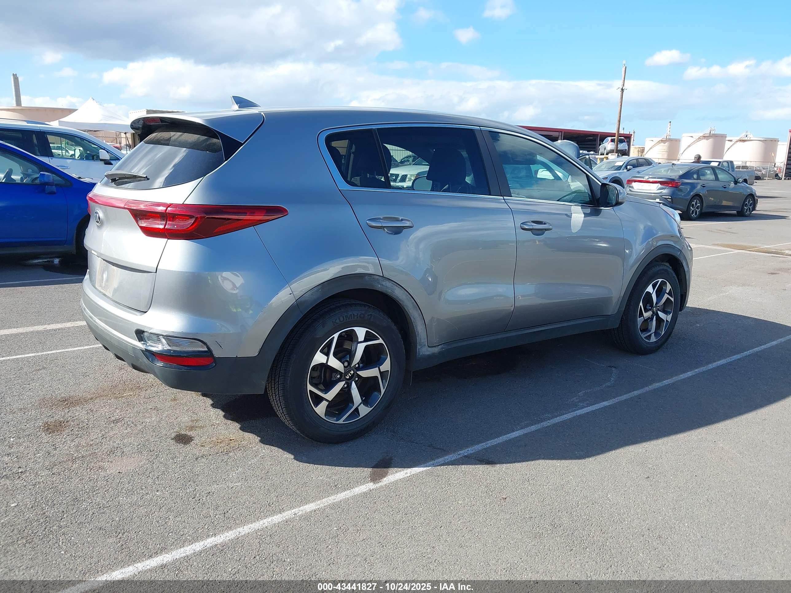 KIA SPORTAGE image 4