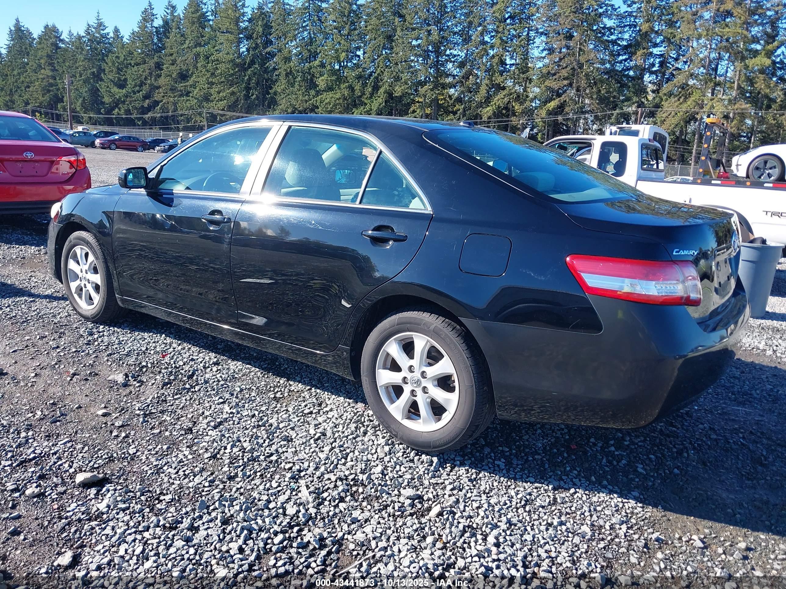 TOYOTA CAMRY image 3