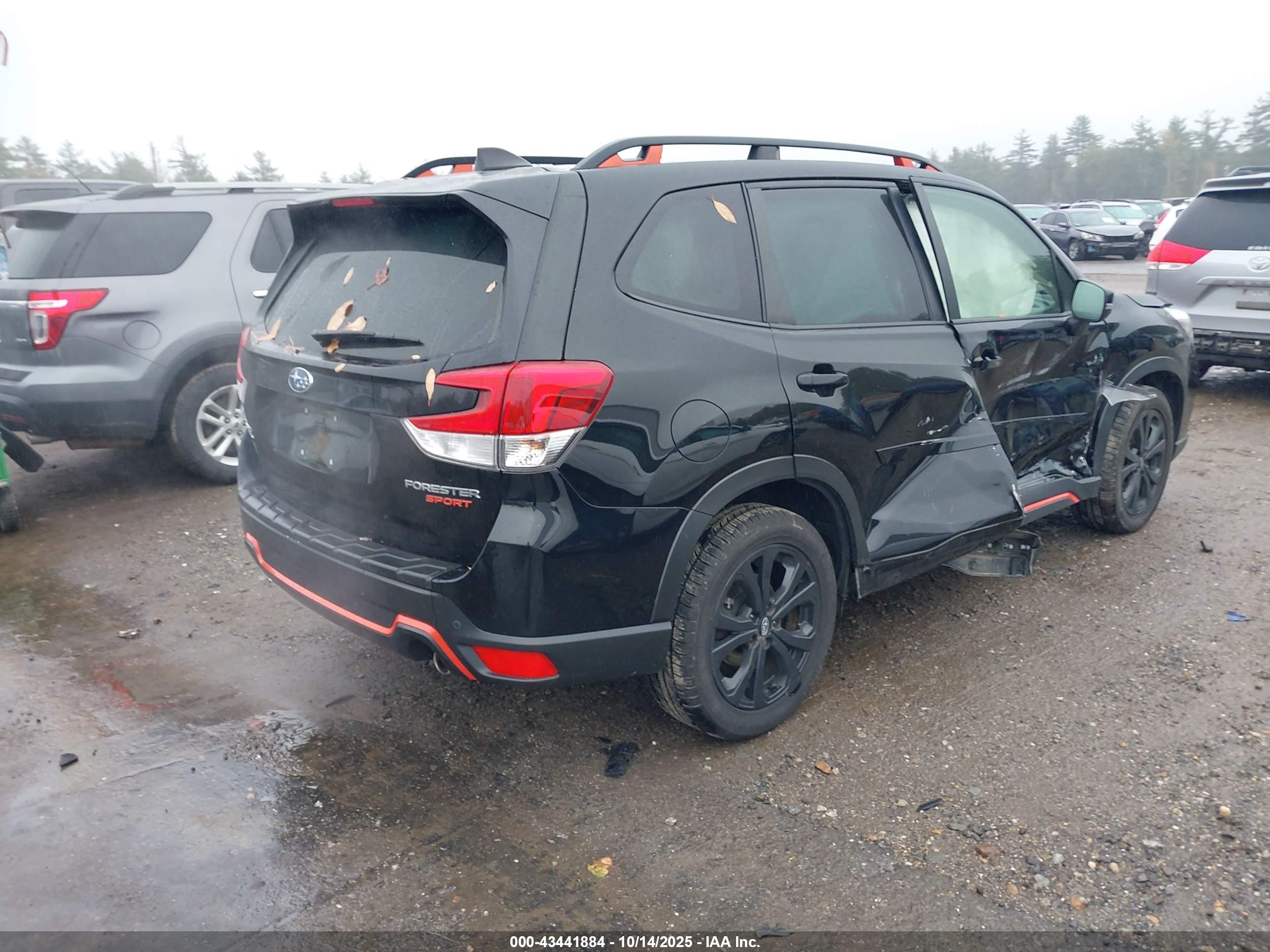 SUBARU FORESTER image 4