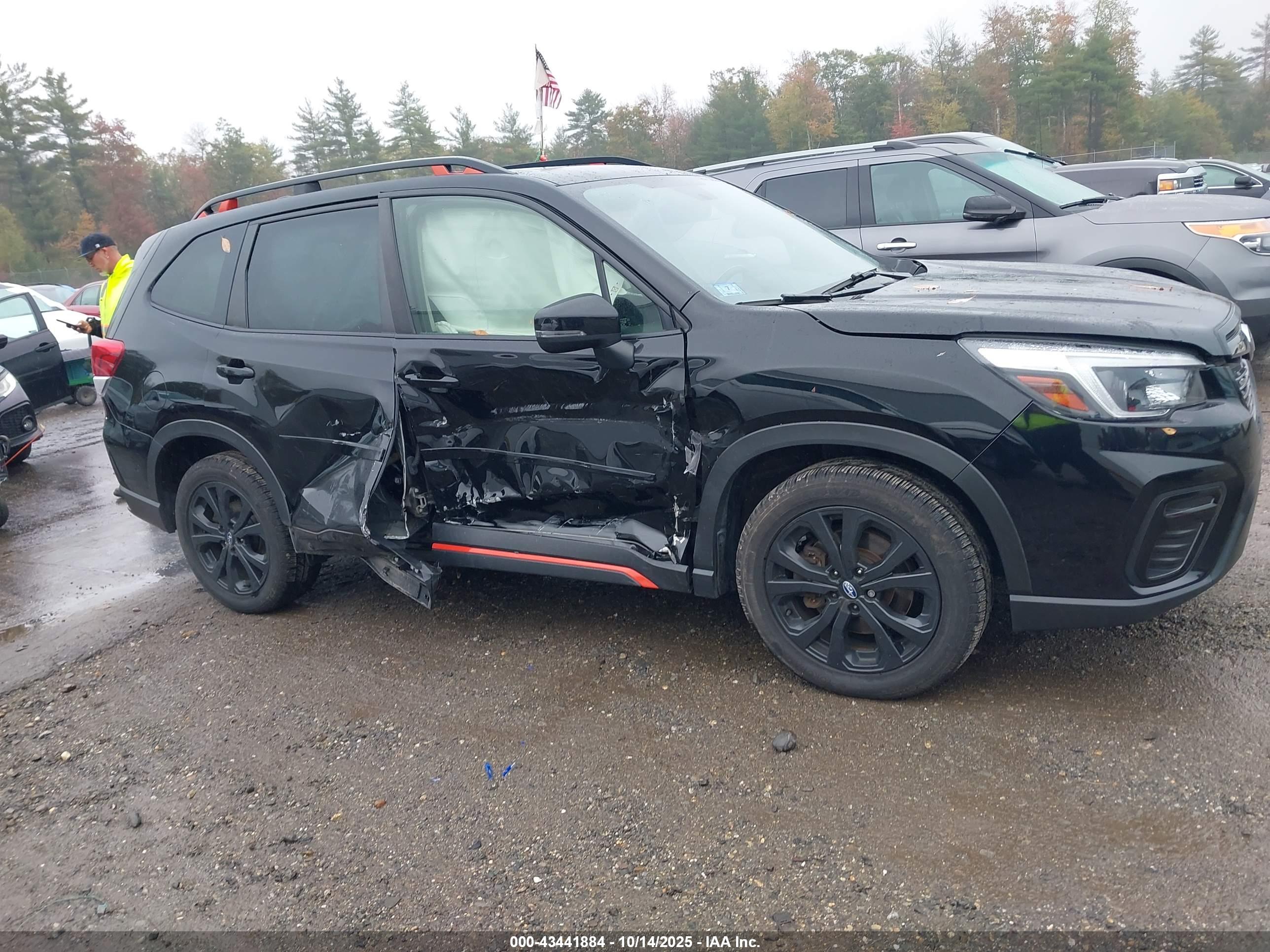 SUBARU FORESTER image 6