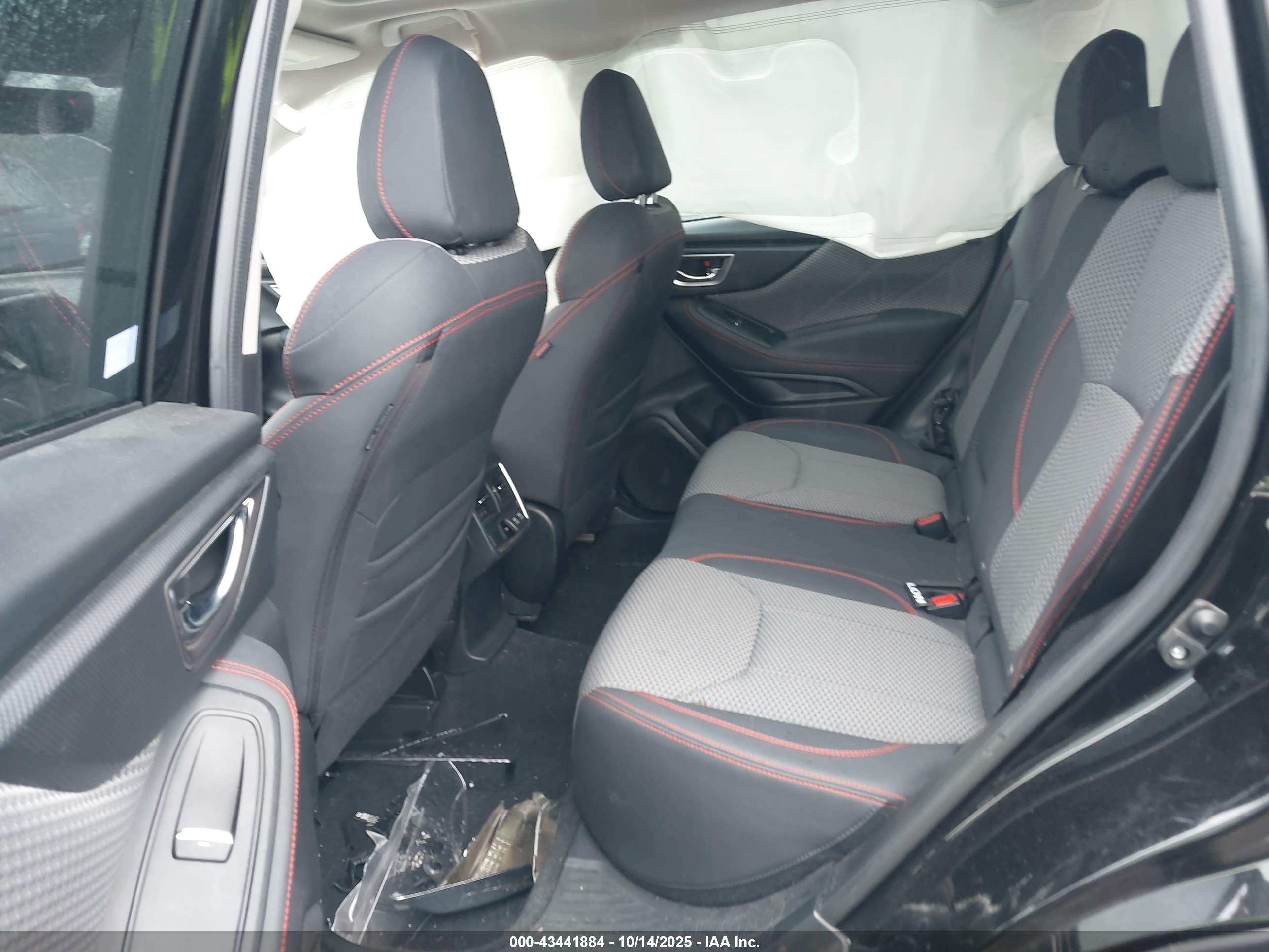 SUBARU FORESTER image 8