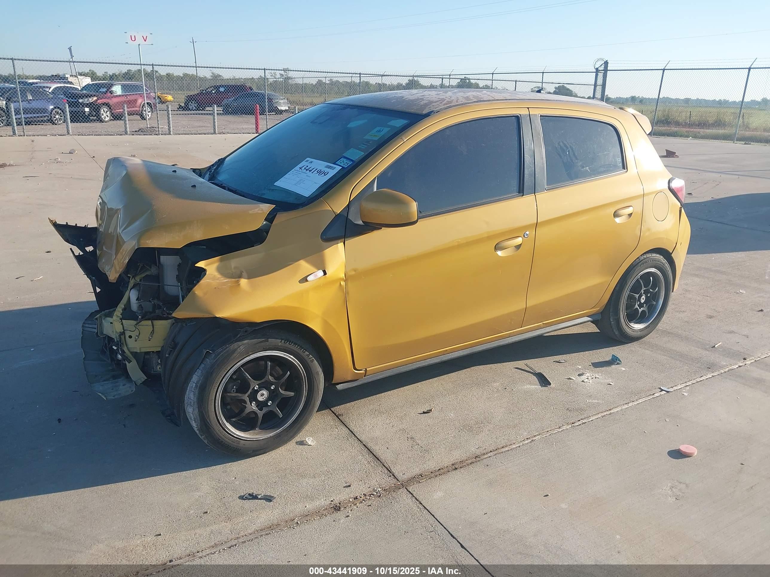 MITSUBISHI MIRAGE image 2