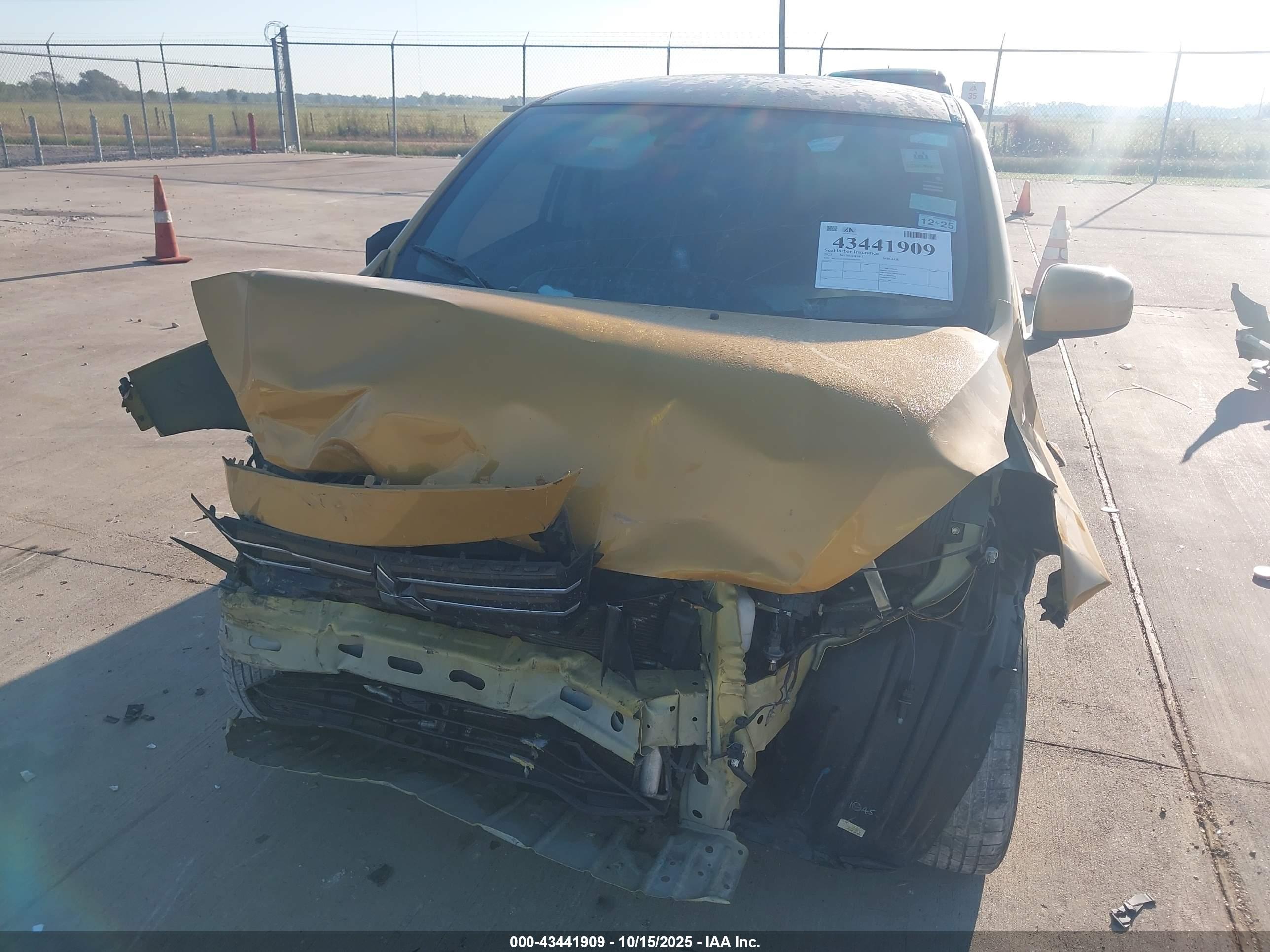 MITSUBISHI MIRAGE image 6