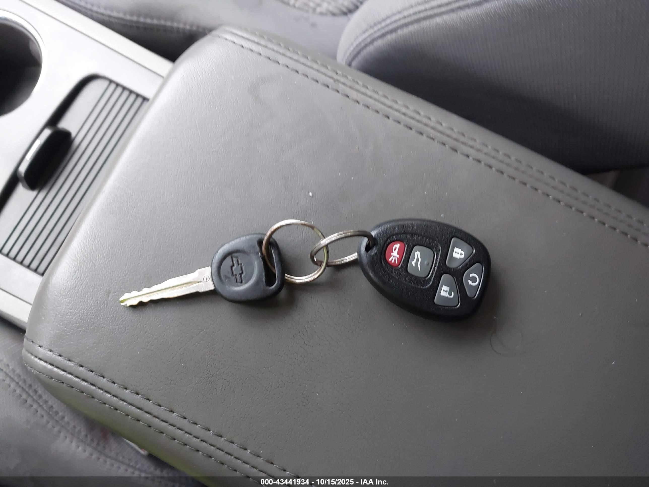 CHEVROLET TRAVERSE image 11