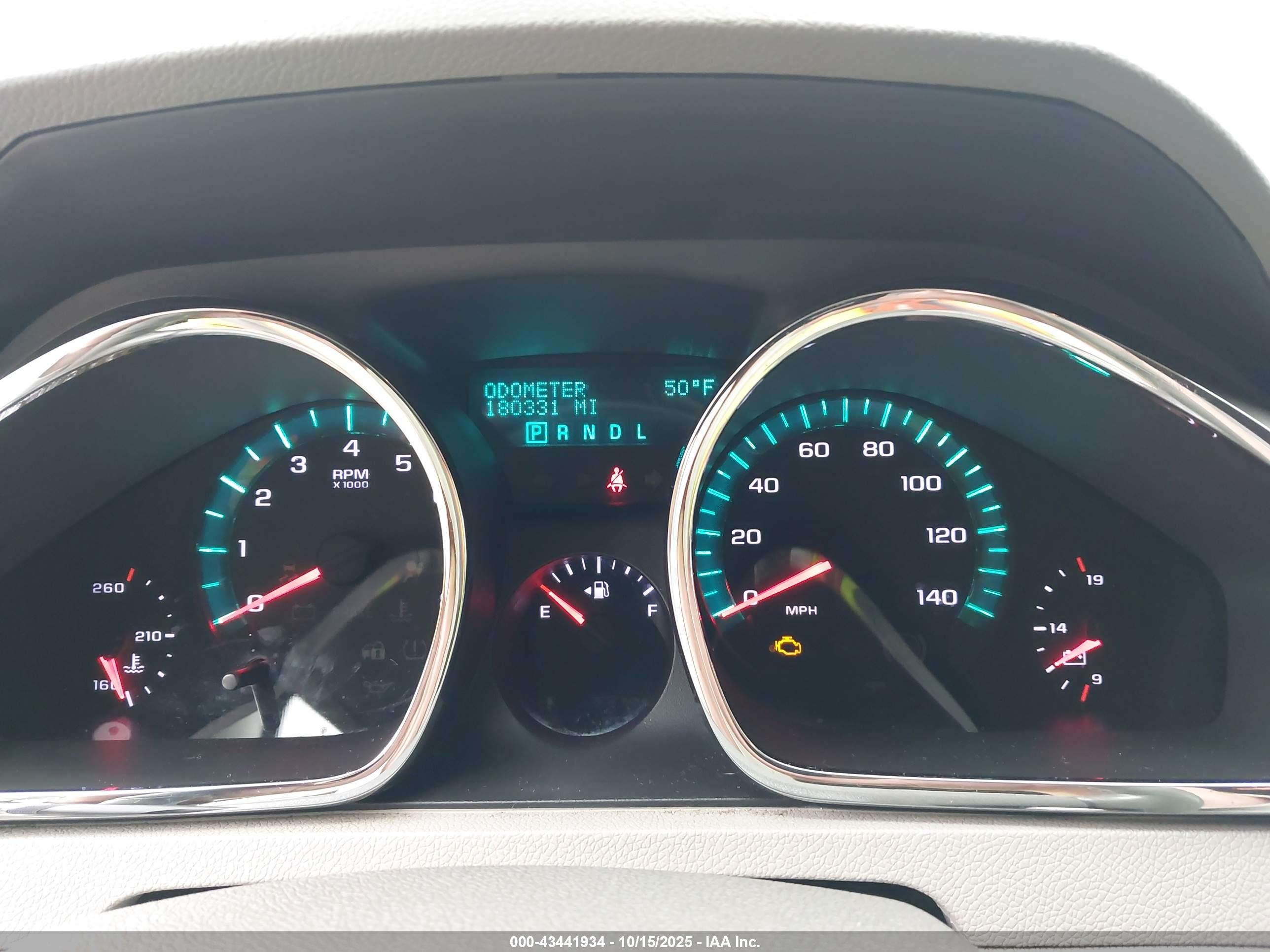 CHEVROLET TRAVERSE image 7