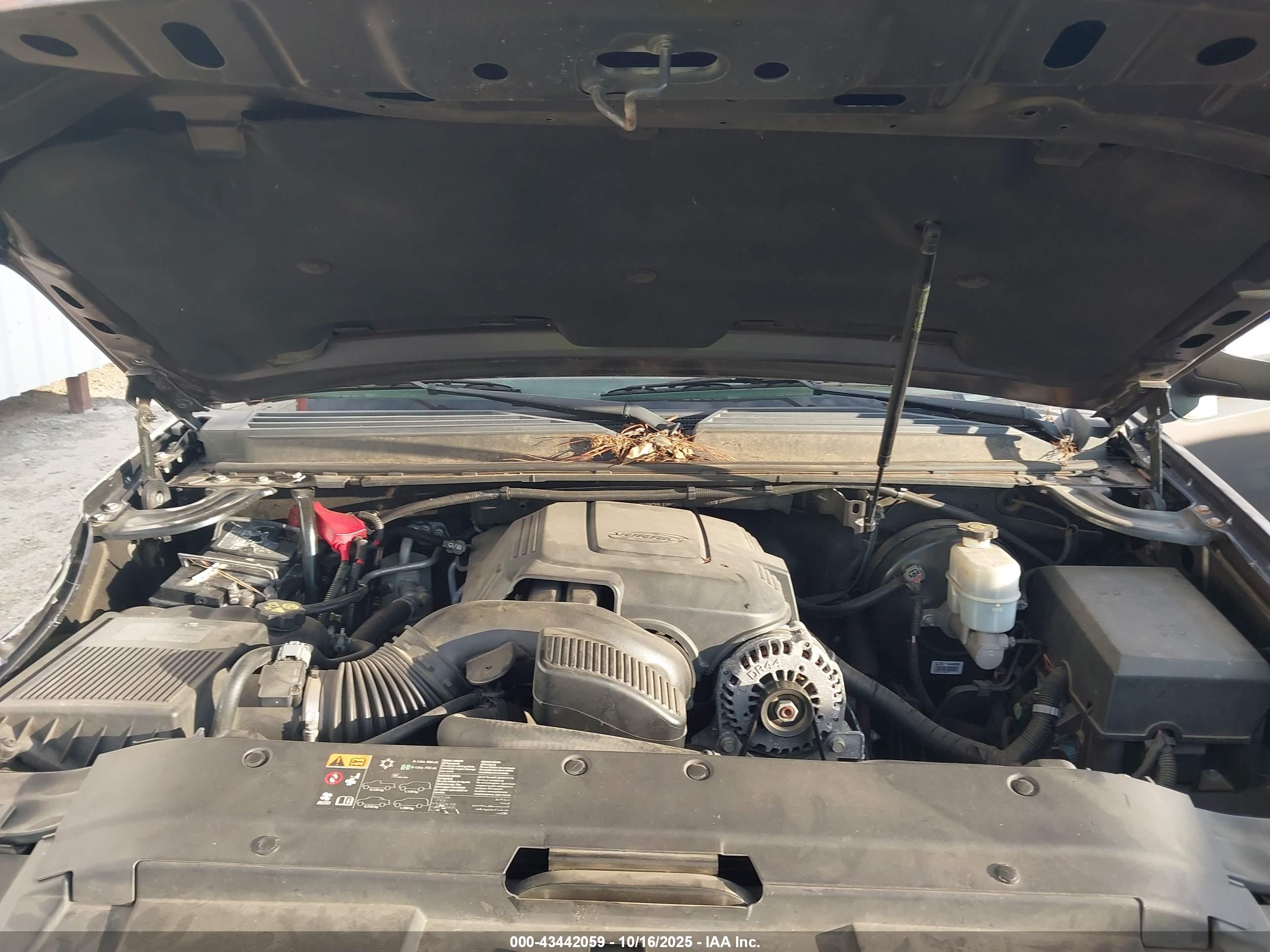 CHEVROLET TAHOE image 10