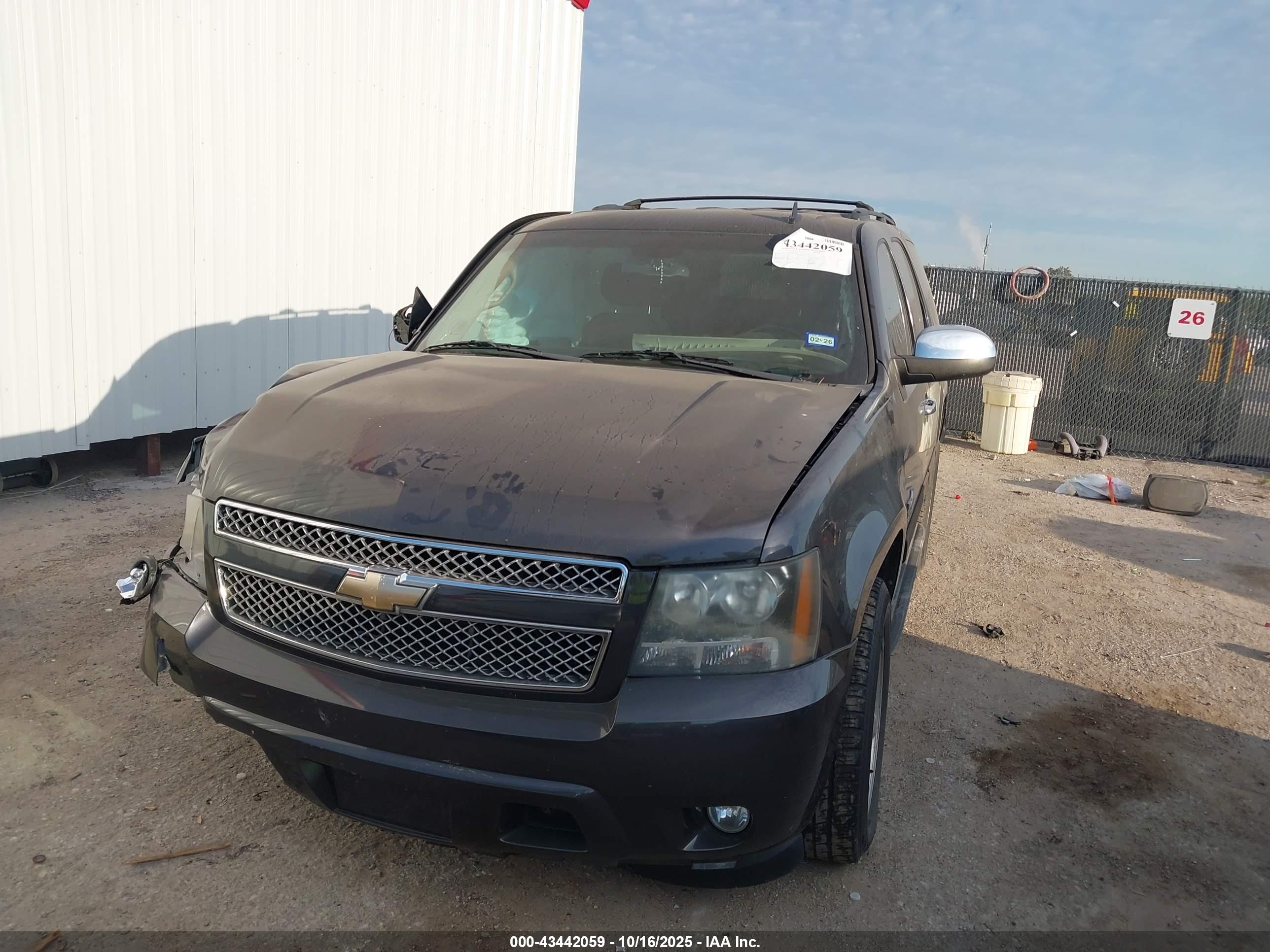 CHEVROLET TAHOE image 2