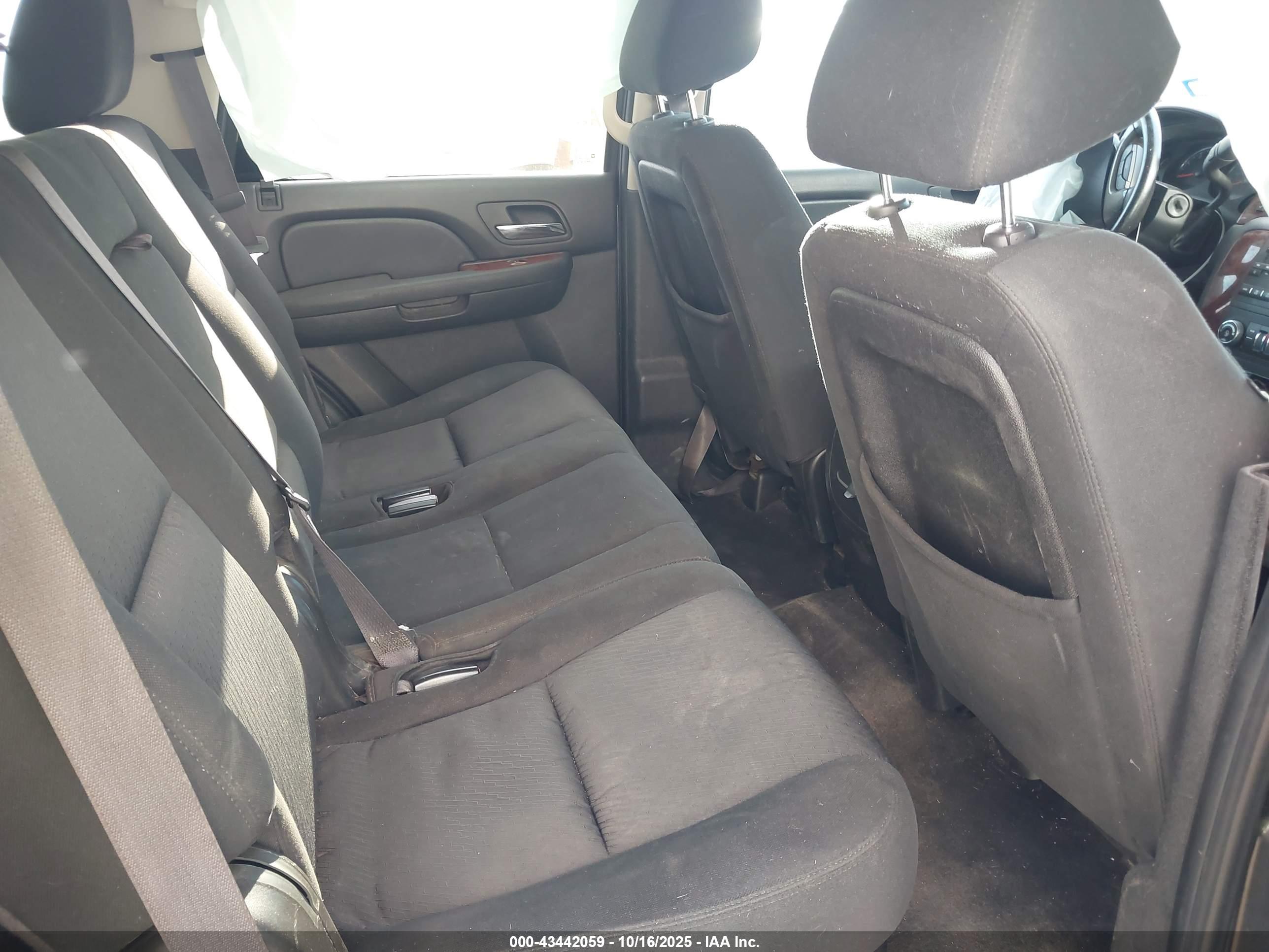 CHEVROLET TAHOE image 8