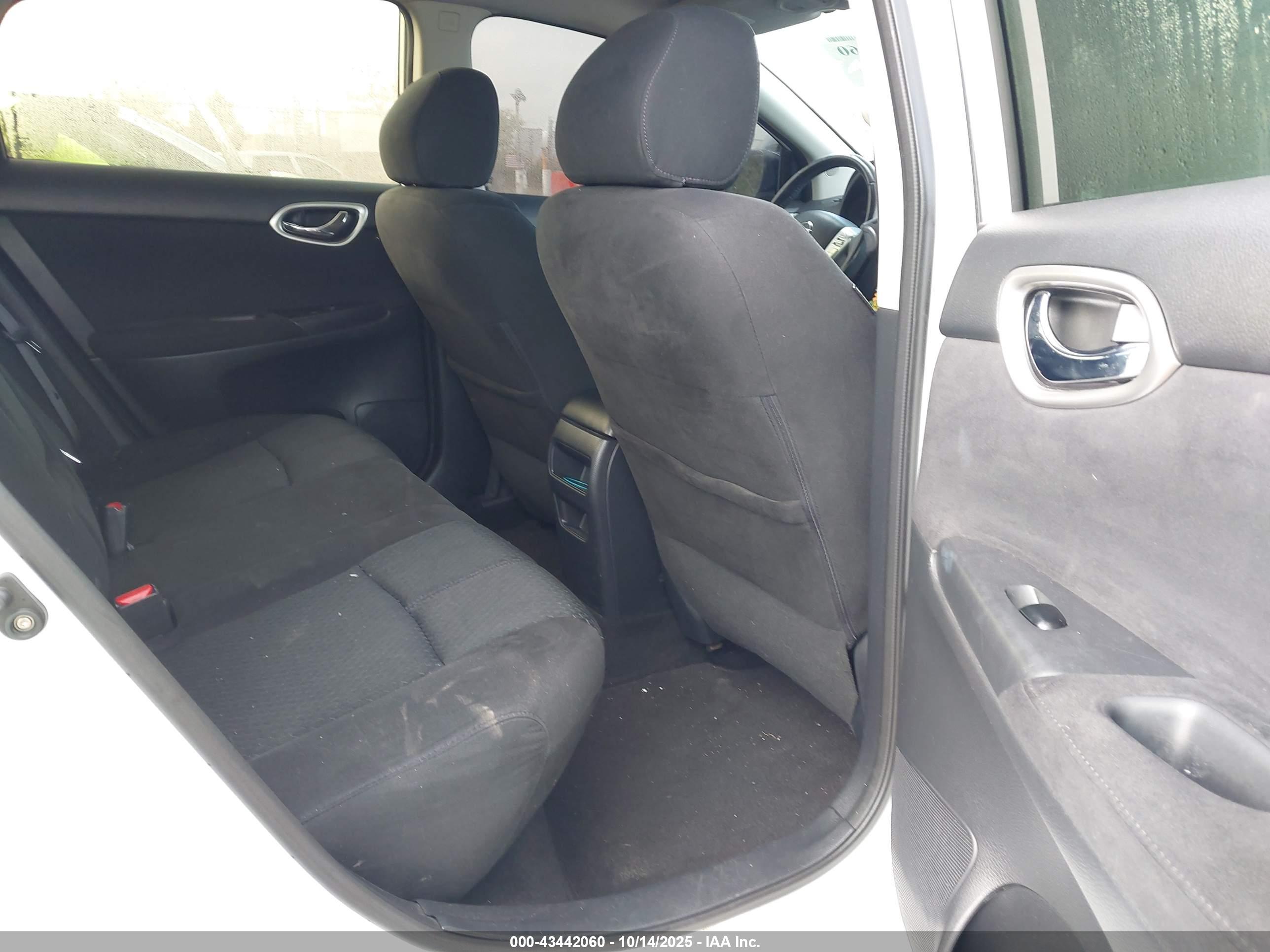 NISSAN SENTRA image 8