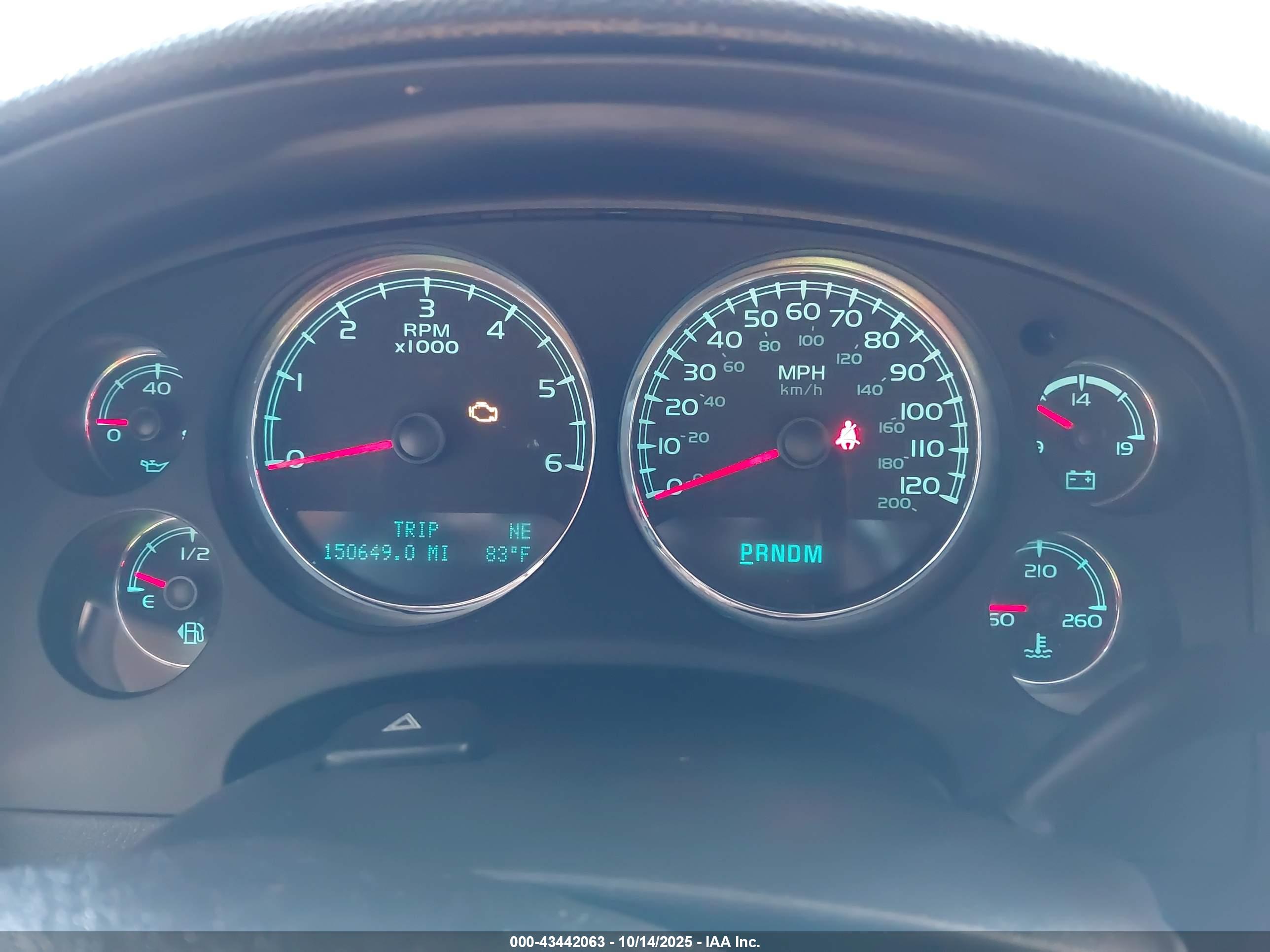 CHEVROLET SUBURBAN image 7