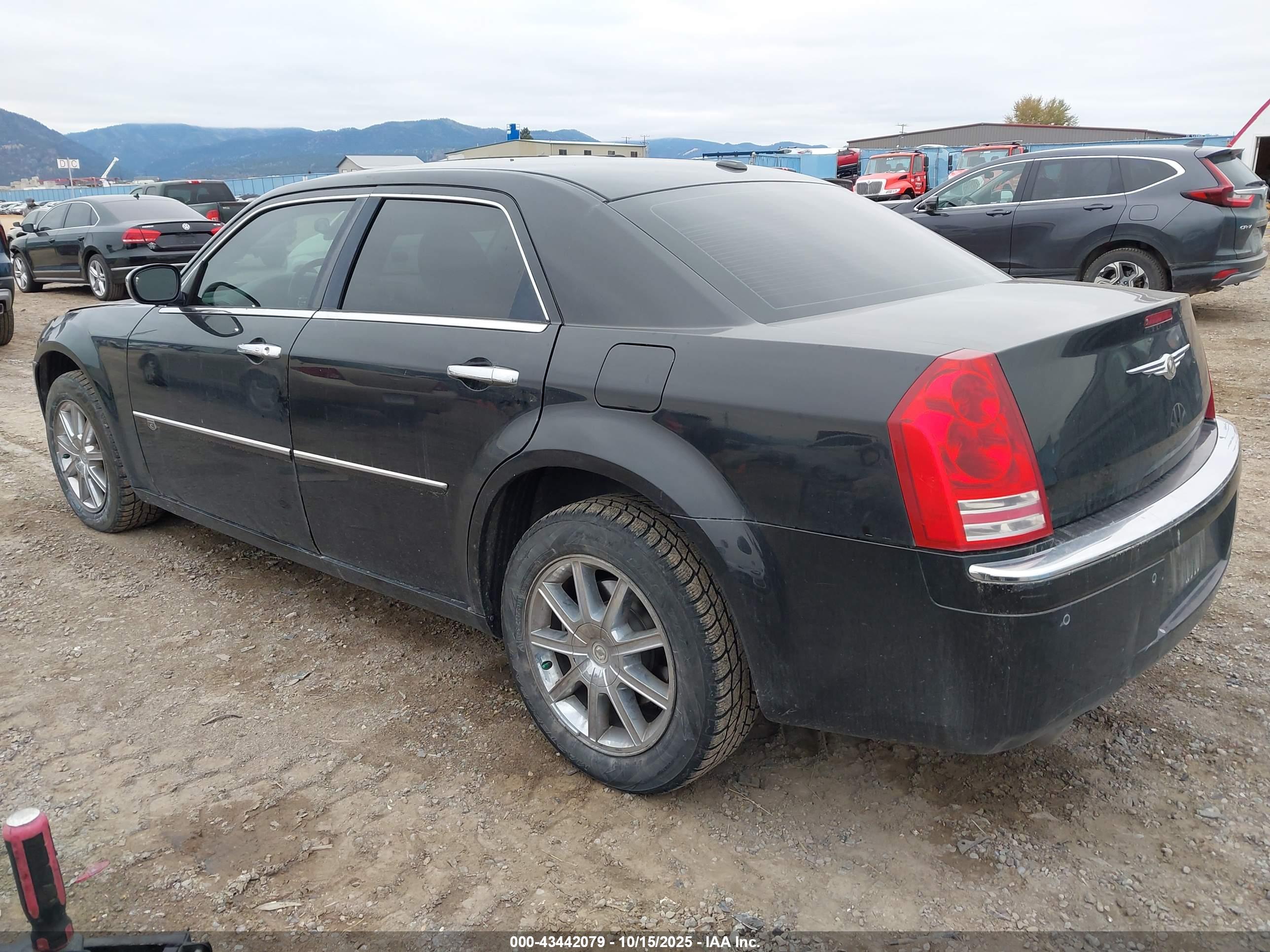 CHRYSLER 300C image 3