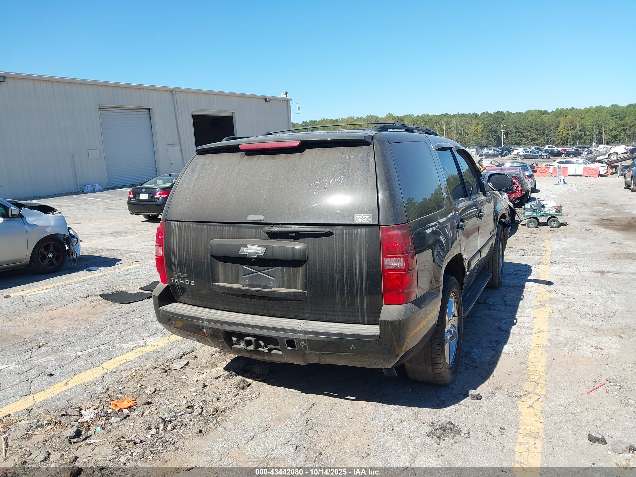 CHEVROLET TAHOE image 4