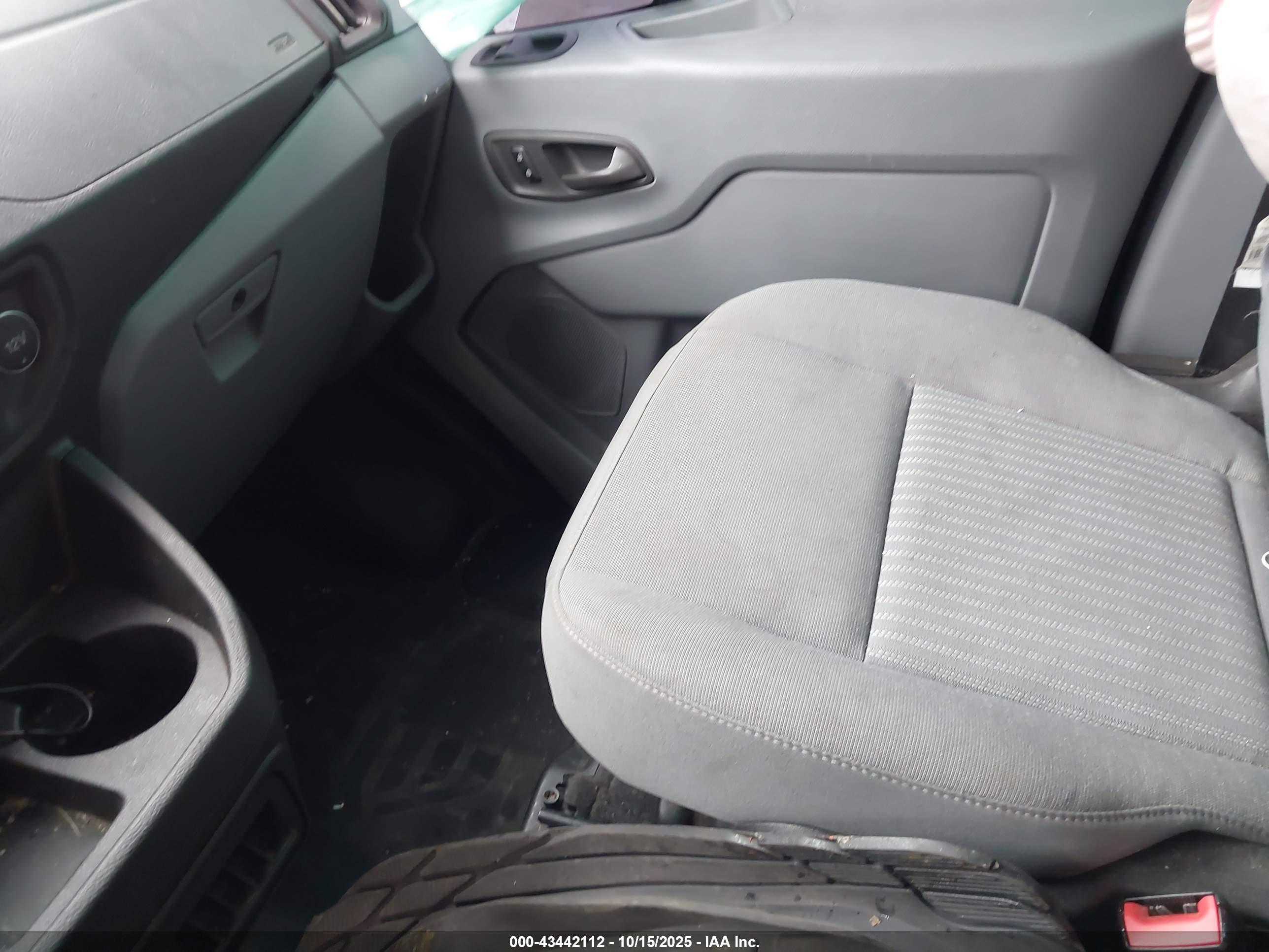 FORD TRANSIT-250 image 5